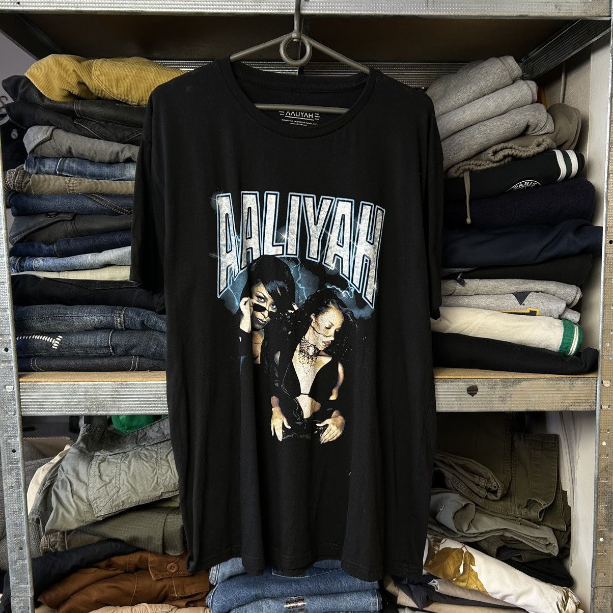 Band Tees Mens Aaliyah Big Graphic Logo Band music tee size M Size US M / EU 48-50 / 2 - 1 Thumbnail