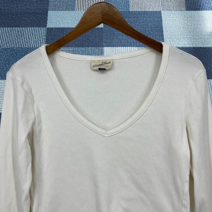 Vintage Universal Thread White V-Neck T-Shirt Long Sleeve Women's L Ribbed Knit Casual Basic Shirt Size L / US 10 / IT 46 - 1 Thumbnail