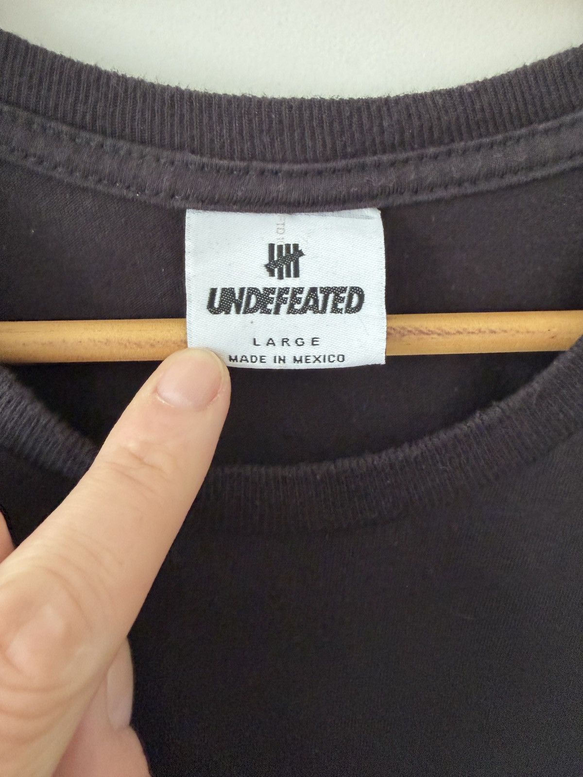 Undefeated Undefeated "It's Lonely Up Here" Tee Size US L / EU 52-54 / 3 - 4 Thumbnail