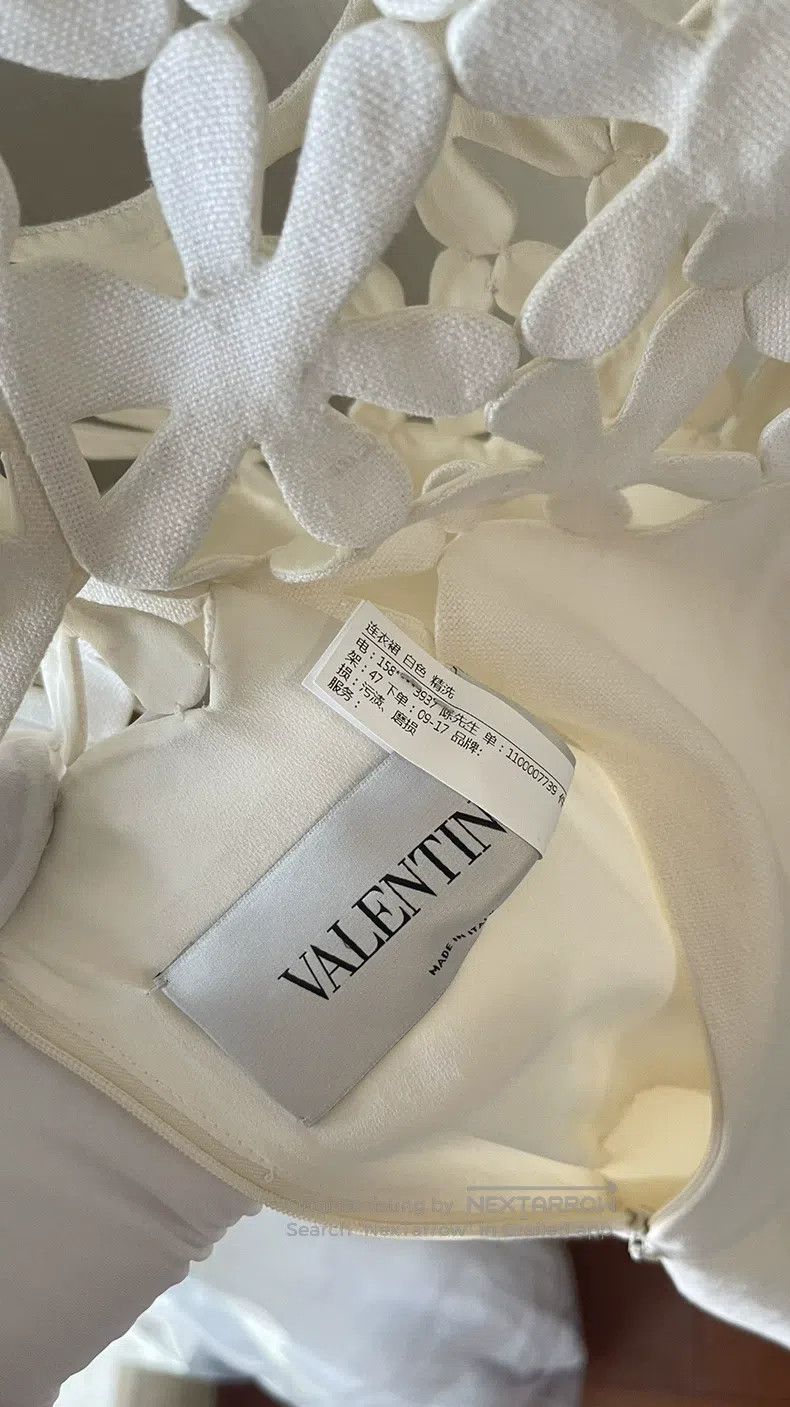 Valentino Valentino Openwork carved pure white dress Size S / US 4 / IT 40 - 7 Thumbnail