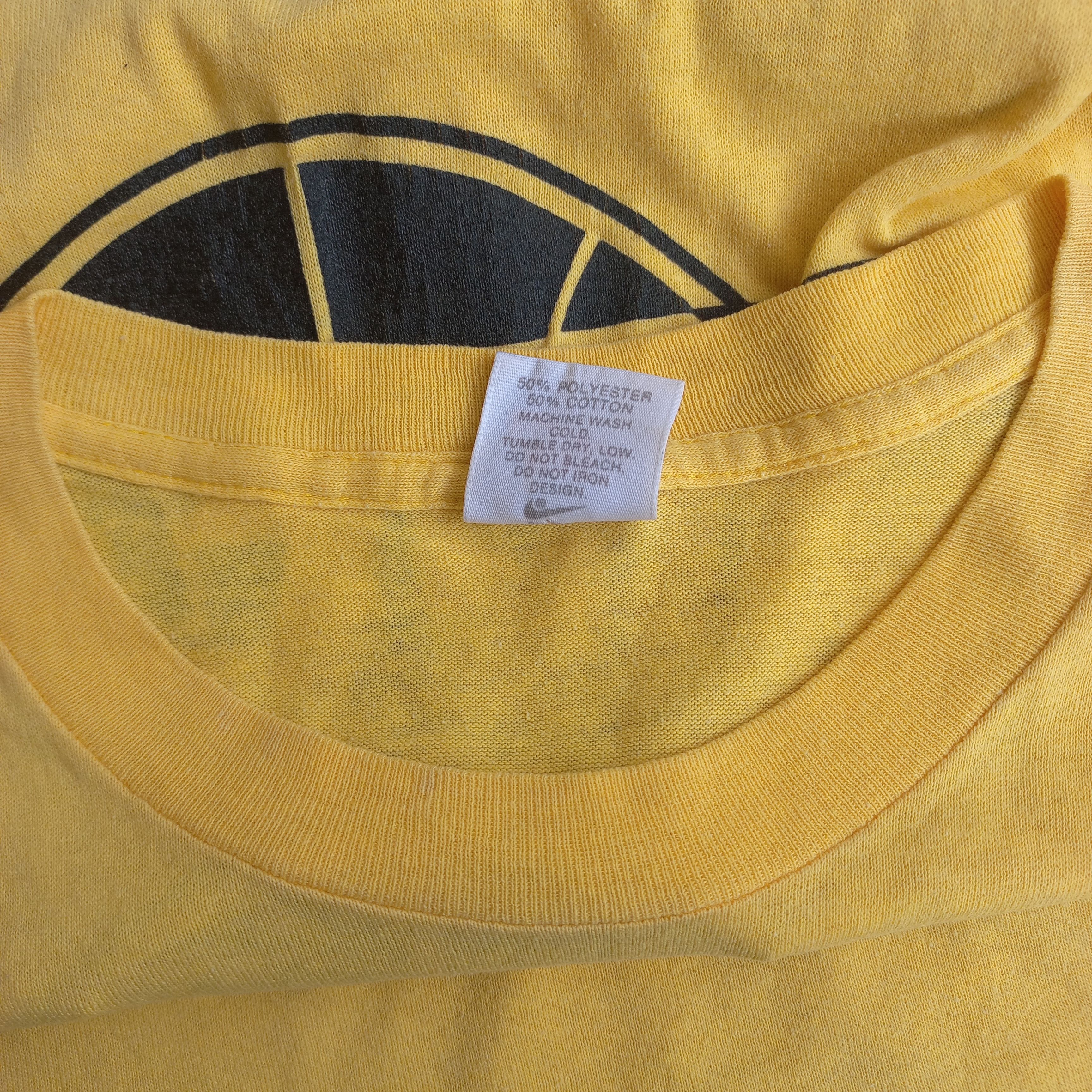 Nike Vintage Nike - Play Hard Basket Ball Short Sleeve Tshirt Size US S / EU 44-46 / 1 - 7 Thumbnail