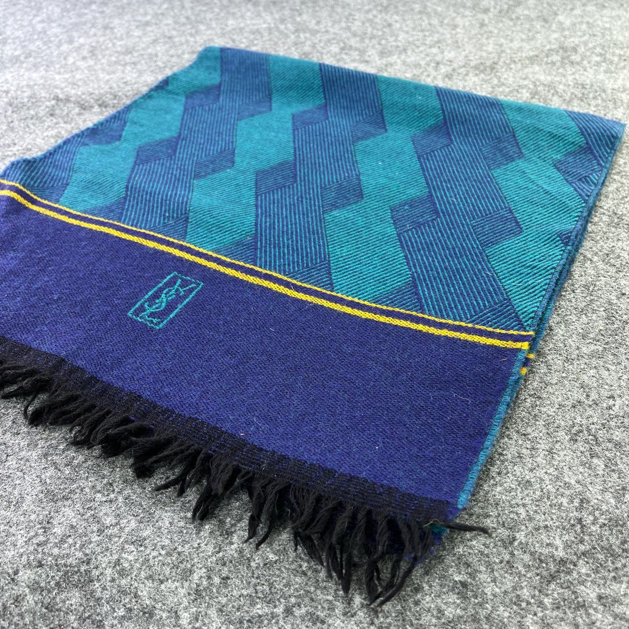 Vintage Yves Saint Laurent Scarf / Muffler / Neckwear T727 Size ONE SIZE - 5 Thumbnail