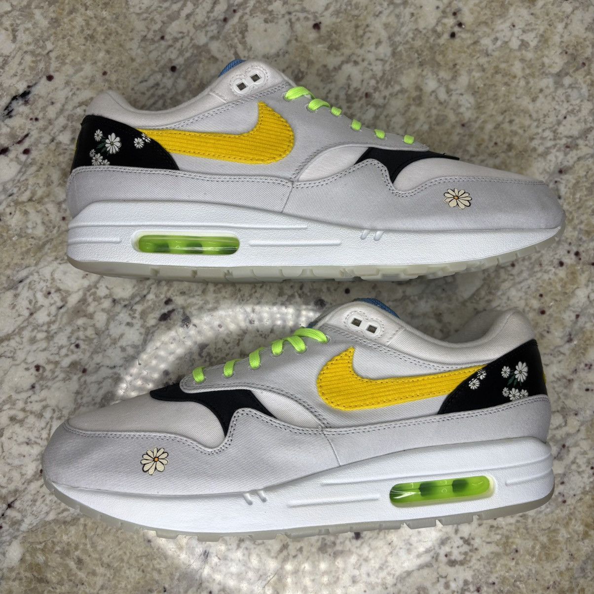 Nike Size 11-Nike Air Max 1 Daisy Gently Worn W Box Size US 11 / EU 44 - 2 Thumbnail