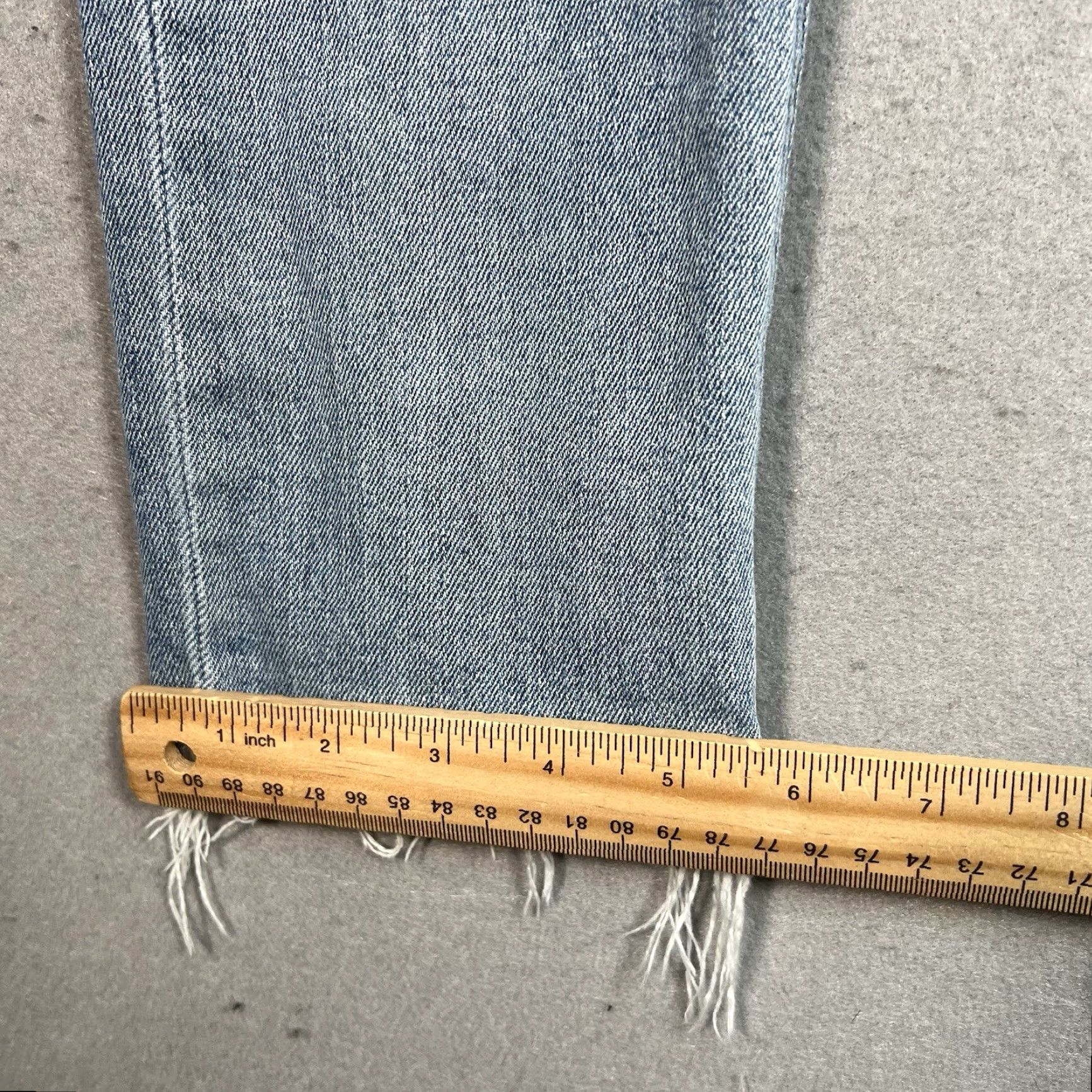 Reformation VINTAGE Reformation Jeans Womens Size 25 Blue Distressed Raw Hem Denim Tapered Leg Jeans Womens 25 Blue Distressed Denim Size 42" / US 20 - 6 Thumbnail