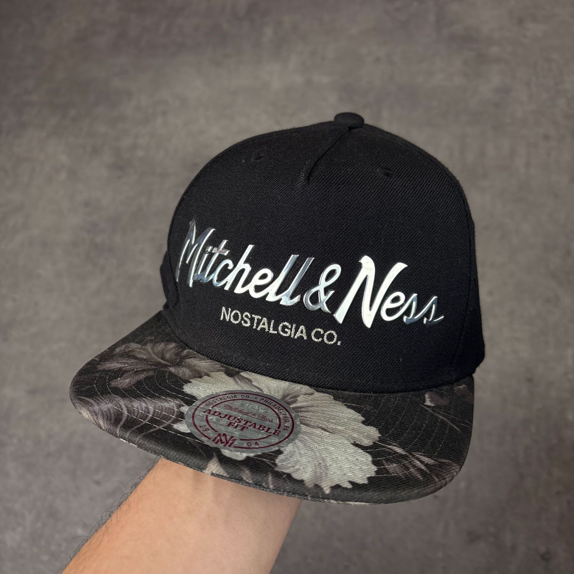 Mitchell & Ness Mitchell & Ness Nostalgia Co. Black Snapback Hat With Floral Size ONE SIZE - 1 Thumbnail