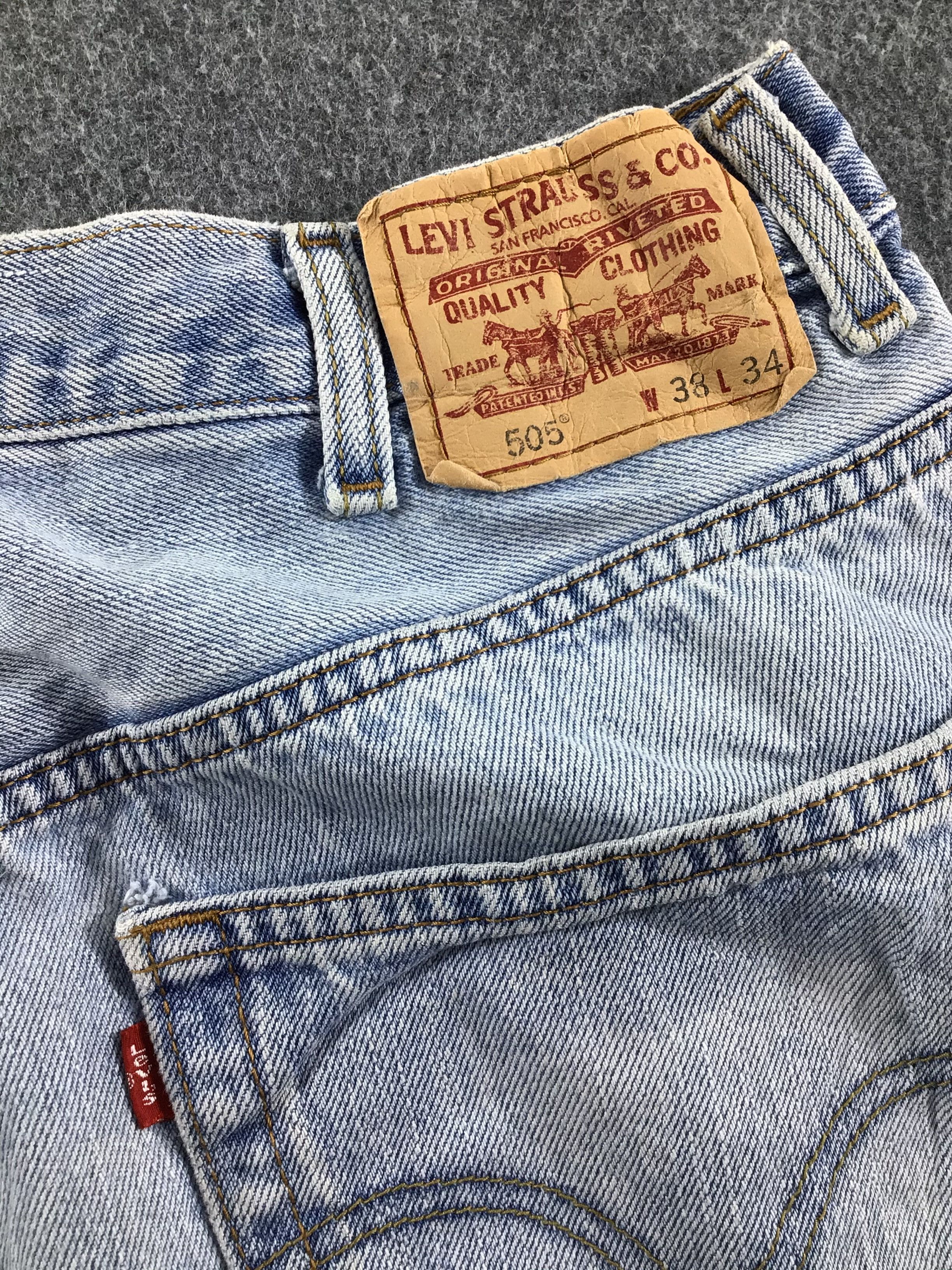 Levi's Vintage Levis 505 Jeans Light Wash Denim -J578 Size US 35 - 5 Thumbnail
