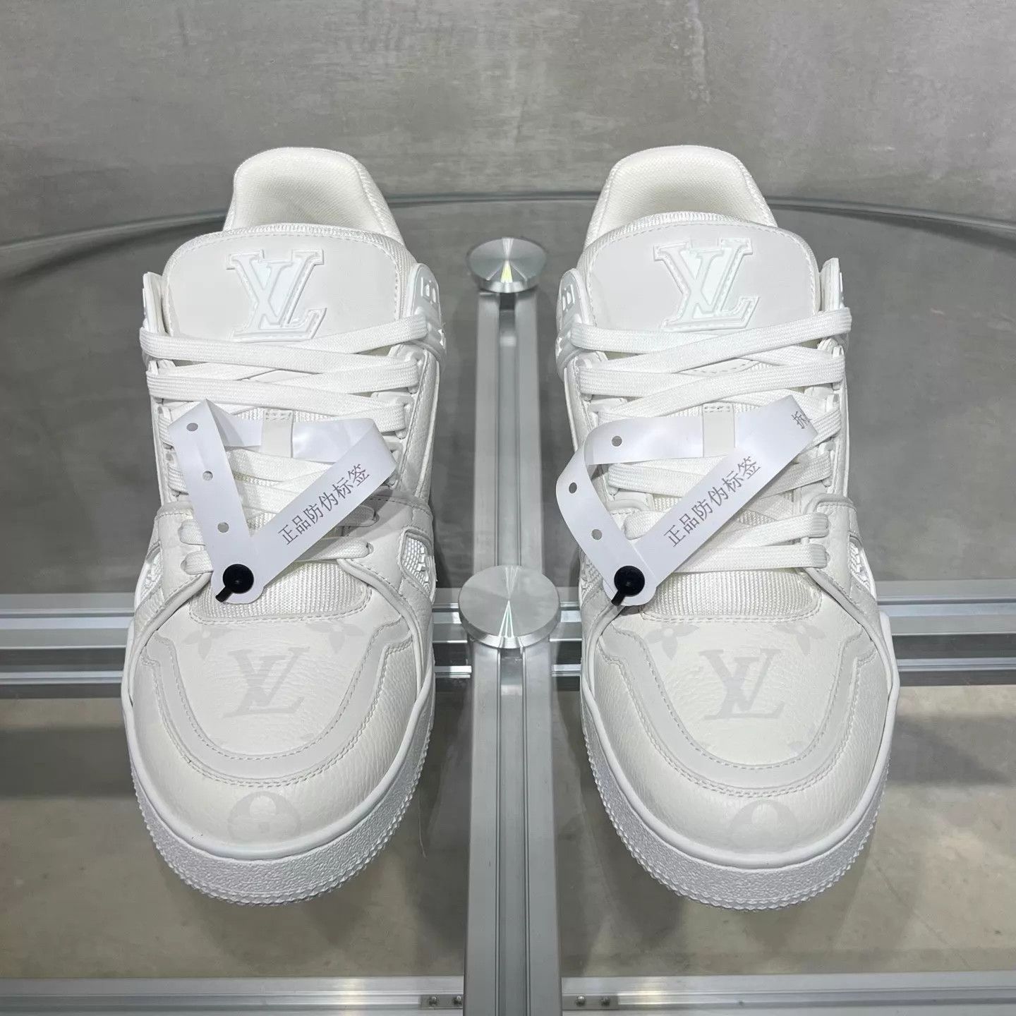 Louis Vuitton LV Trainer White Monogram UK7/41 Size US 8 / EU 41 - 1 Thumbnail