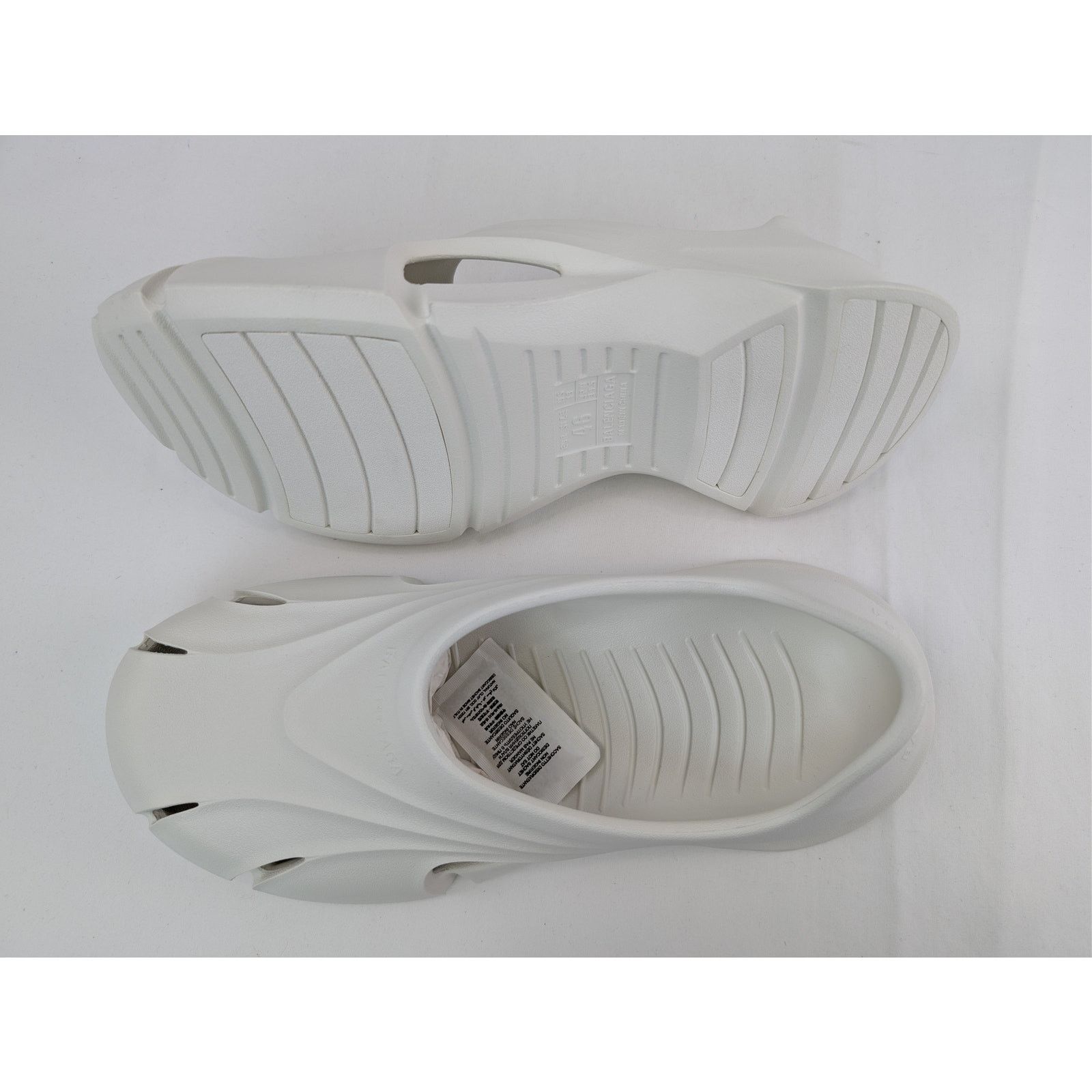 Balenciaga o1rshd1 Classic Mold Closed Slide Sandals in Eggshell Size US 13 / EU 46 - 1 Thumbnail