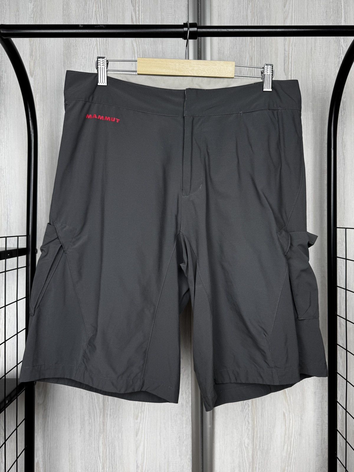 Mammut Mammut mens big logo grey relaxed hiking trekking shorts 50 Size US 34 / EU 50 - 3 Thumbnail