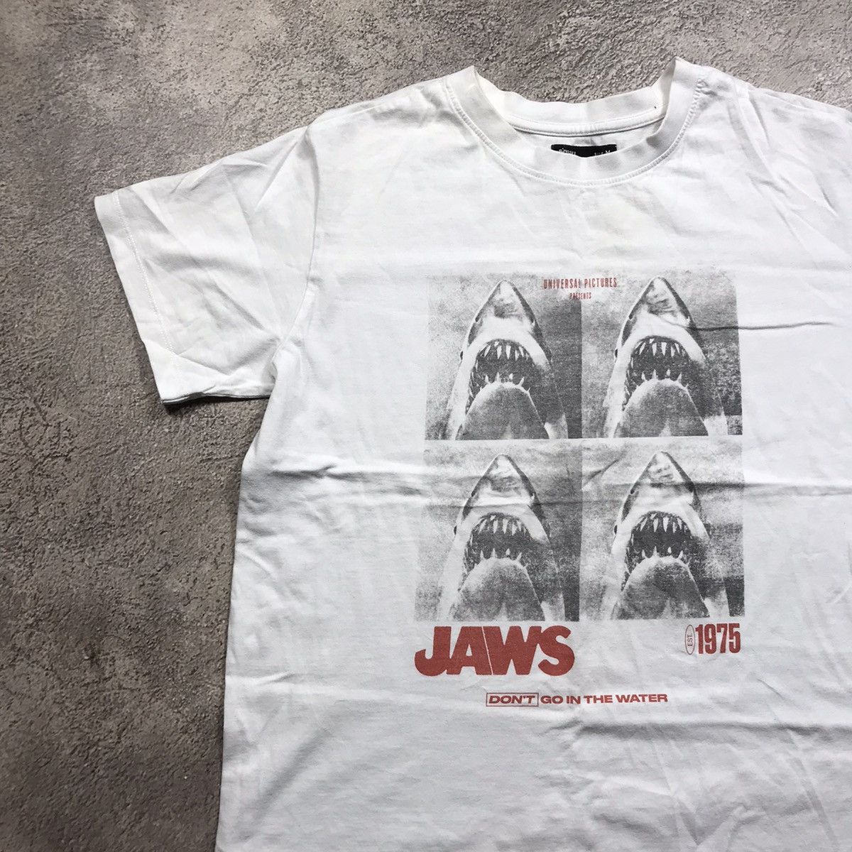 Vintage Vintage Y2K Jaws Graphic Tee Sun Faded Streetwear Relaxed M Size US M / EU 48-50 / 2 - 2 Thumbnail