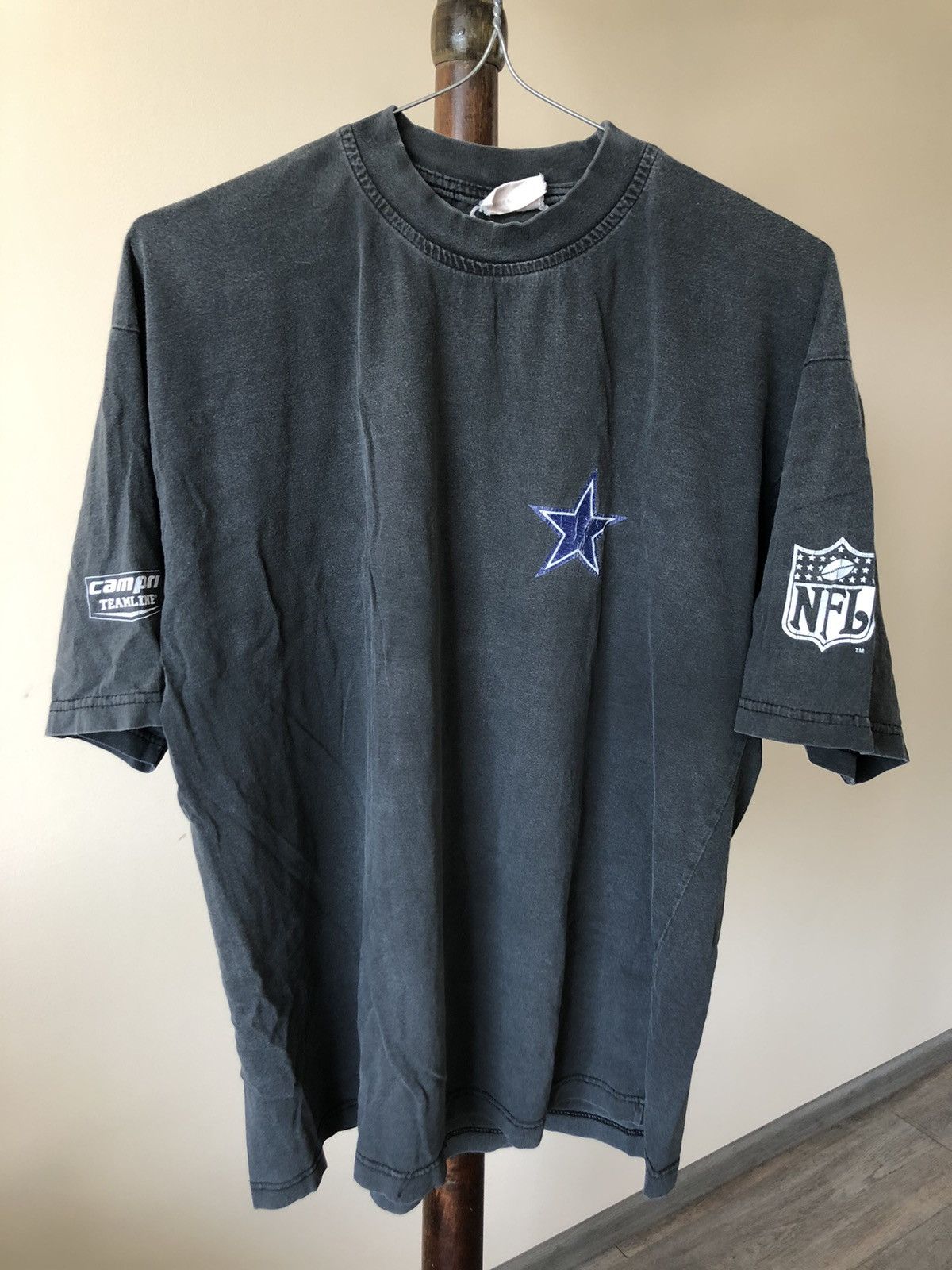 Vintage 90s NFL x The Flinstones Dallas Cowboys feded t-shir