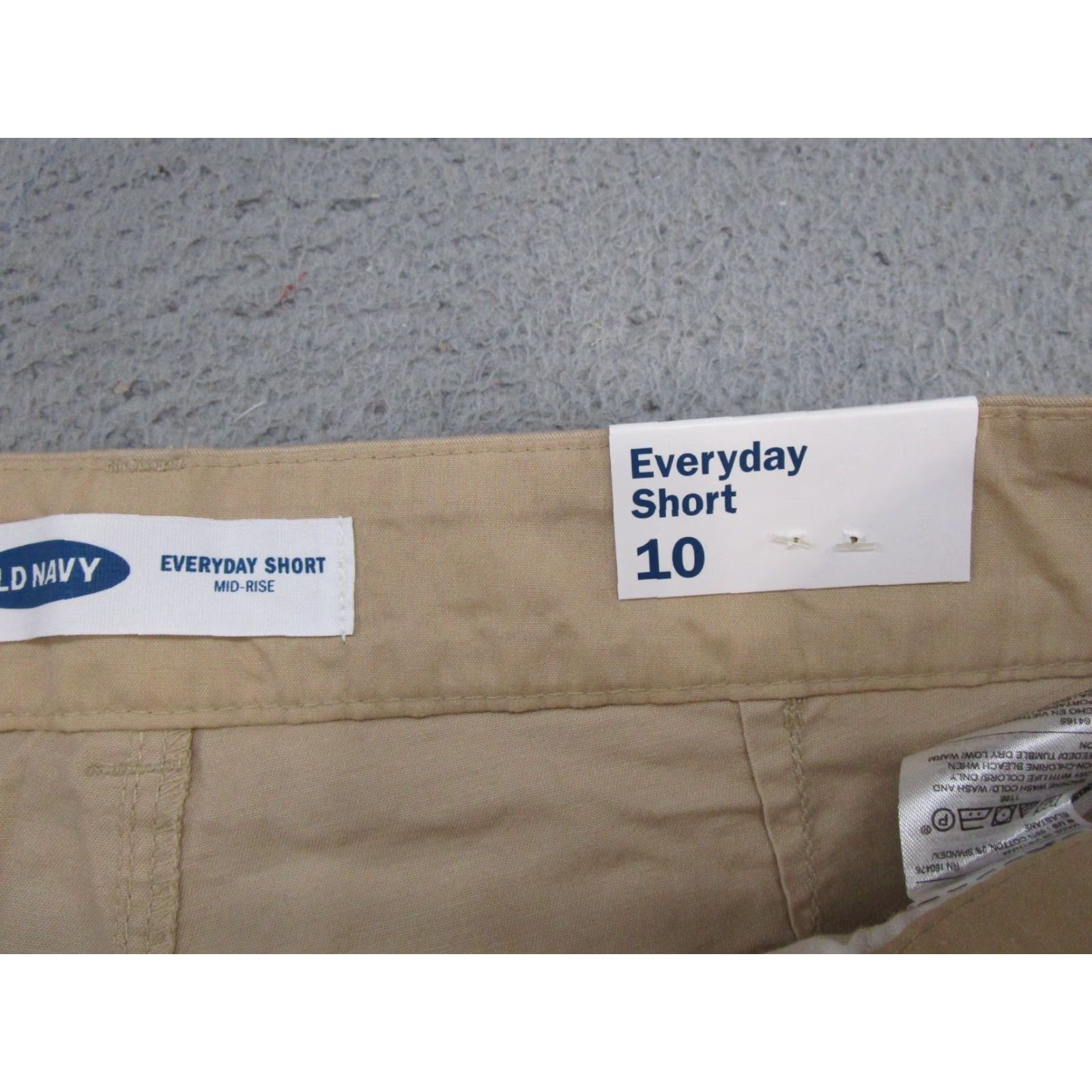 Old Navy Old Navy Beige Chino Shorts Williamsburg? (Oops) Size 32" / US 10 / IT 46 - 3 Thumbnail