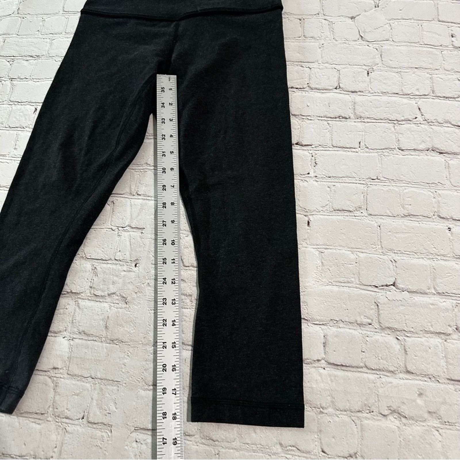 Lululemon Lululemon leggings and size 4 Size 27" / US 4 / IT 40 - 4 Thumbnail