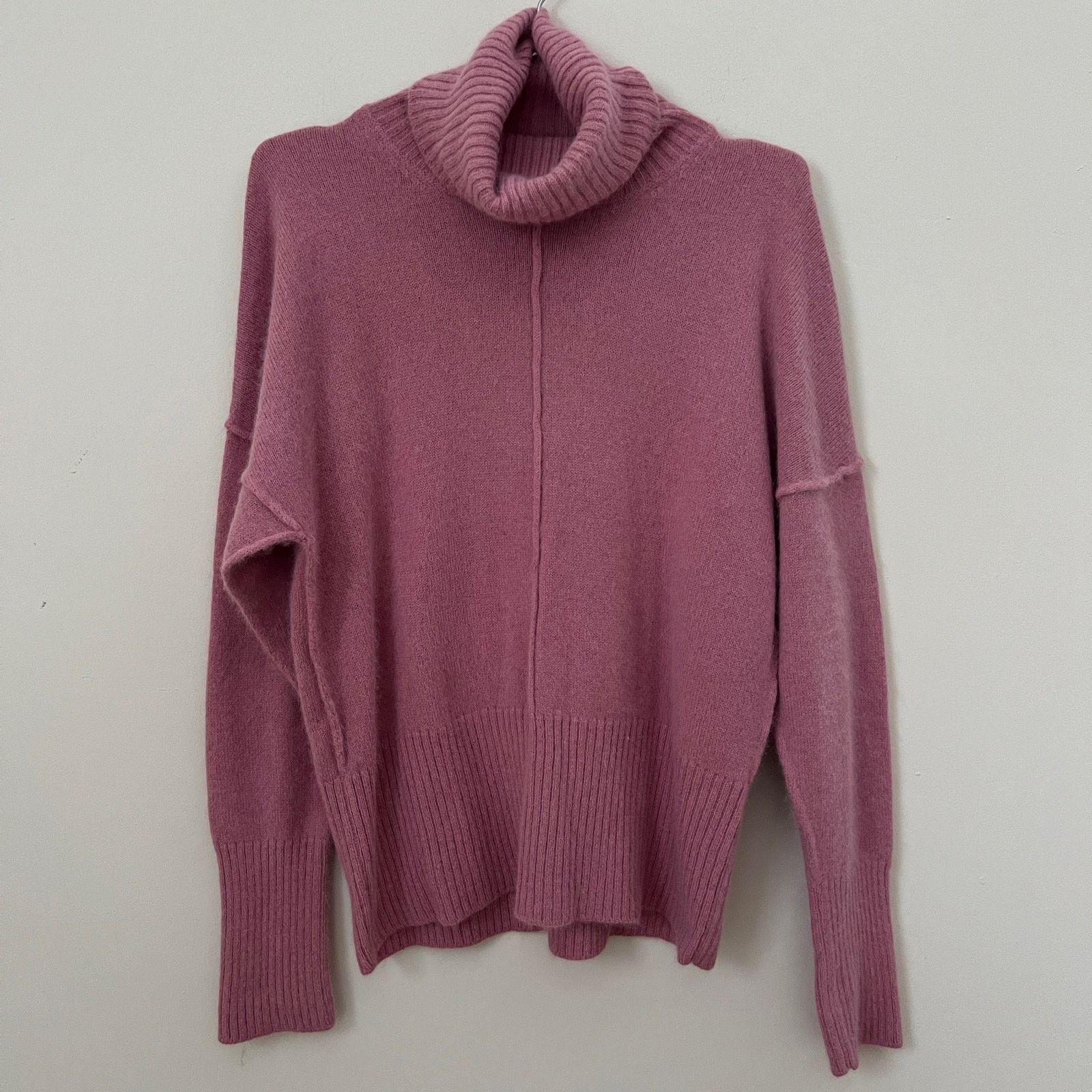 Other SUZANNE RAE Pink Angora Wool Blend Turtleneck Sweater Size M Size M / US 6-8 / IT 42-44 - 1 Thumbnail