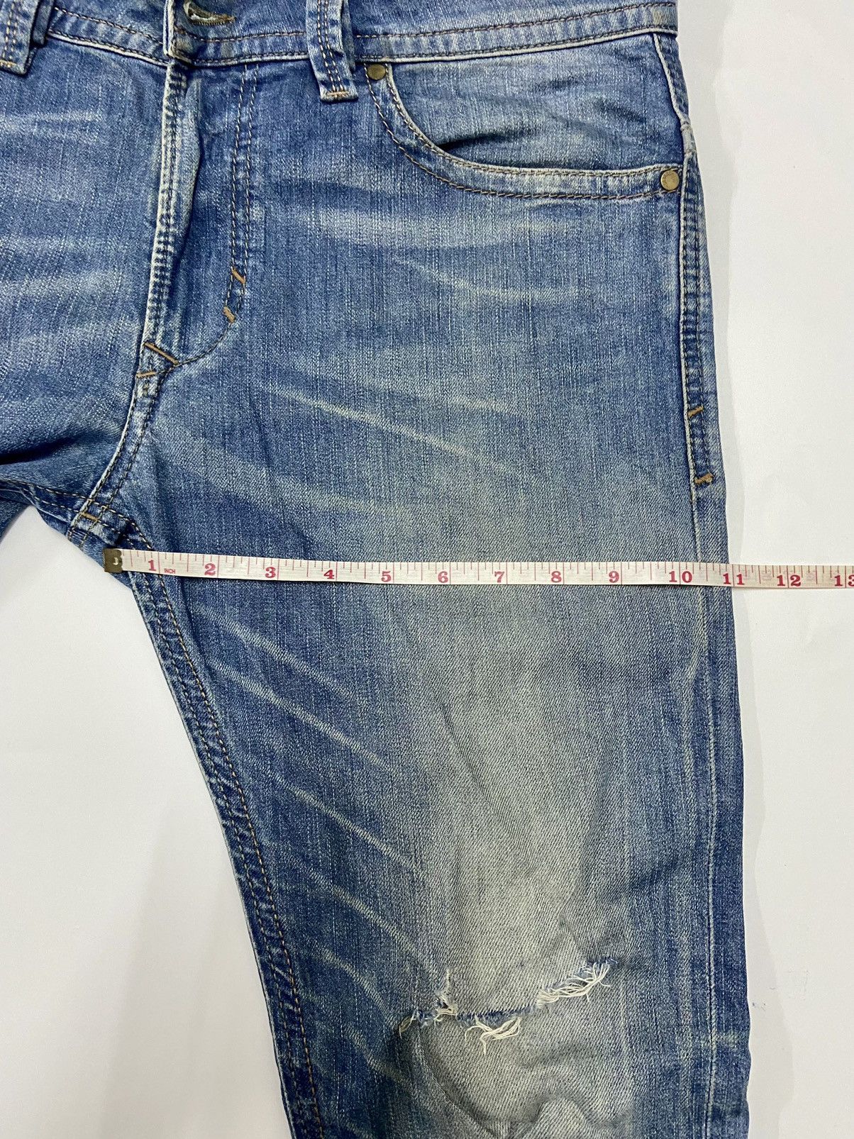 Diesel DIESEL DISTRESSED JEANS Size US 31 - 19 Thumbnail