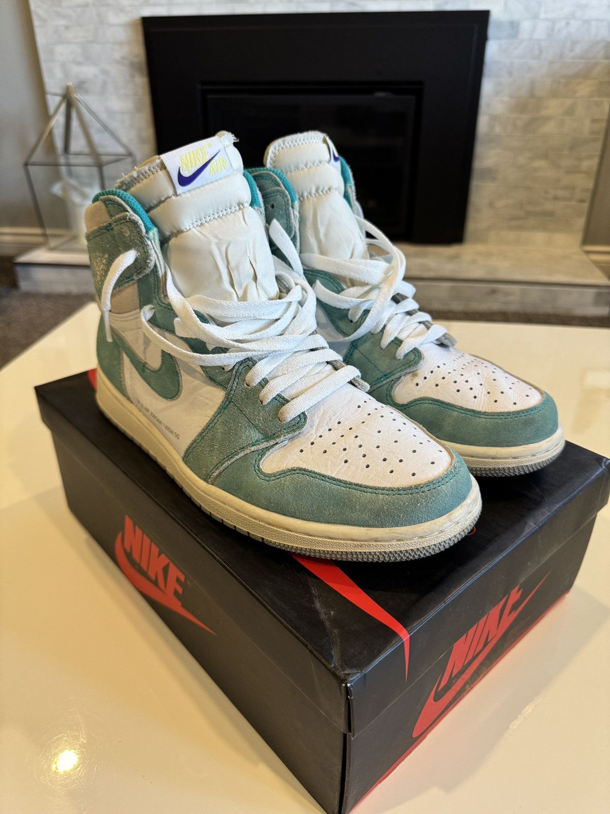 Jordan Brand Air Jordan 1 High OG Turbo Green 2019 Size US 11 / EU 44 - 2 Thumbnail