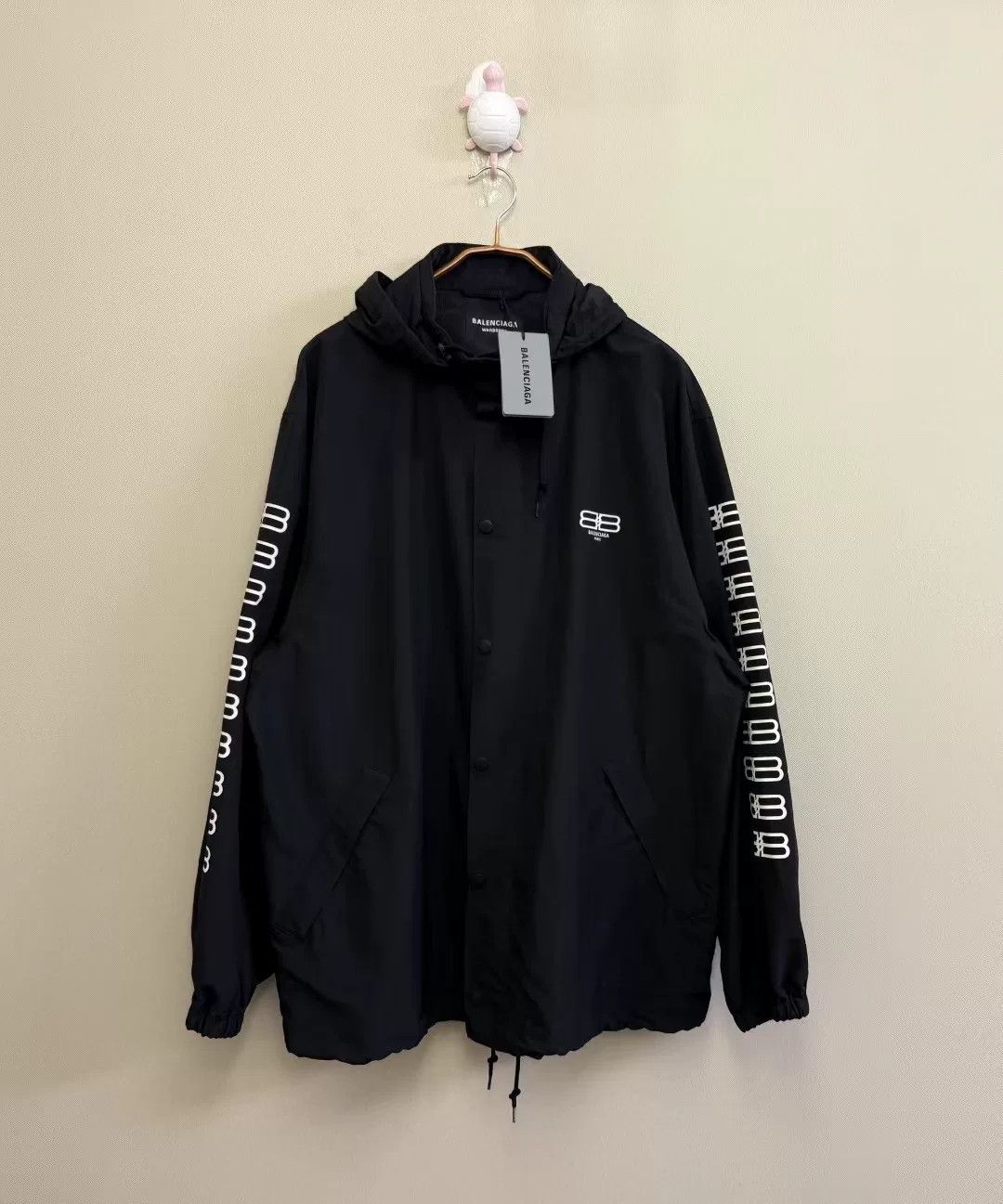 Balenciaga Balenciaga Black BB Logo Windbreaker Size US L / EU 52-54 / 3 - 1 Thumbnail