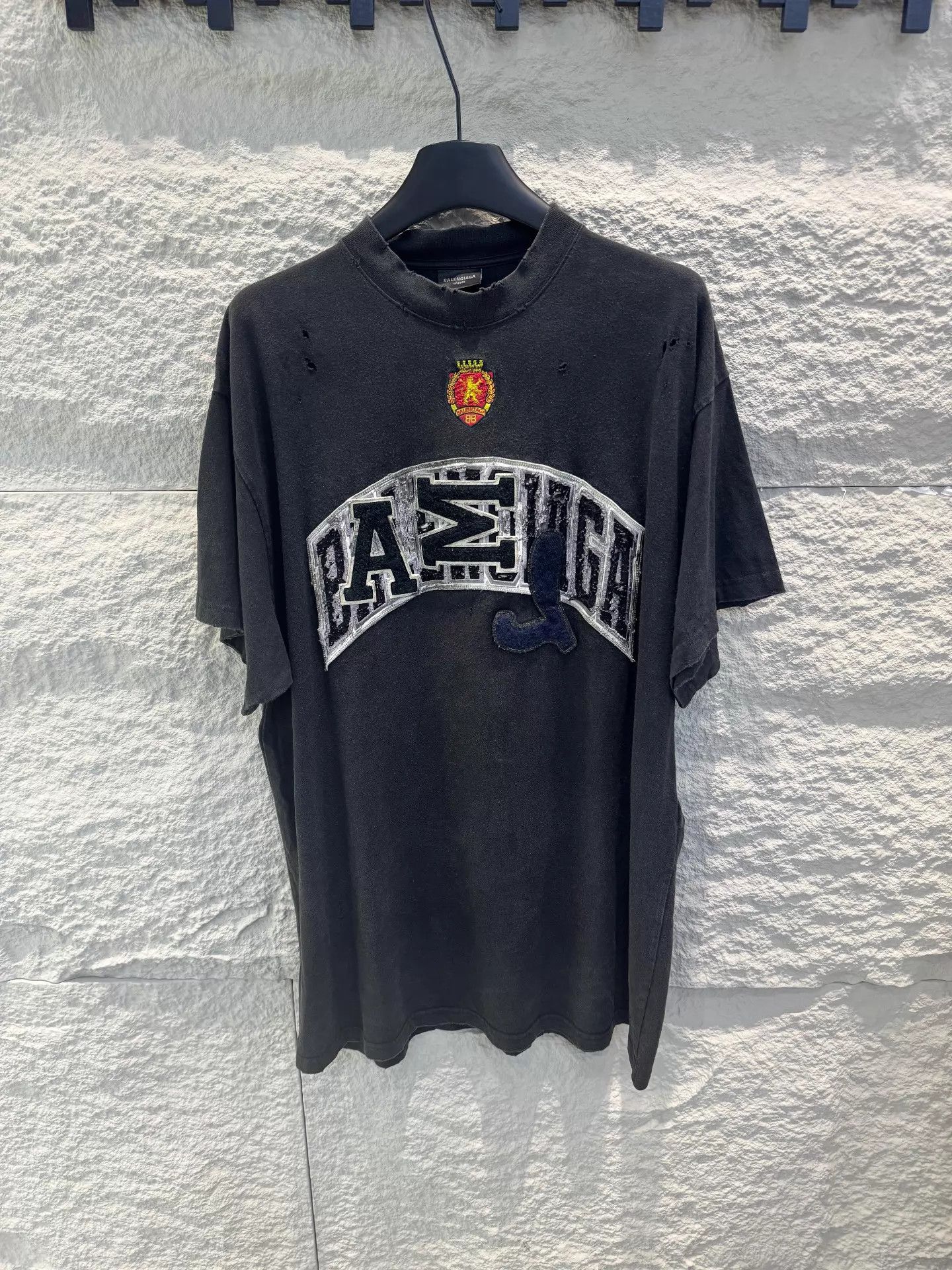 Balenciaga Balenciaga Black Embroidered Logo Short Sleeve Tee Size US M / EU 48-50 / 2 - 1 Thumbnail