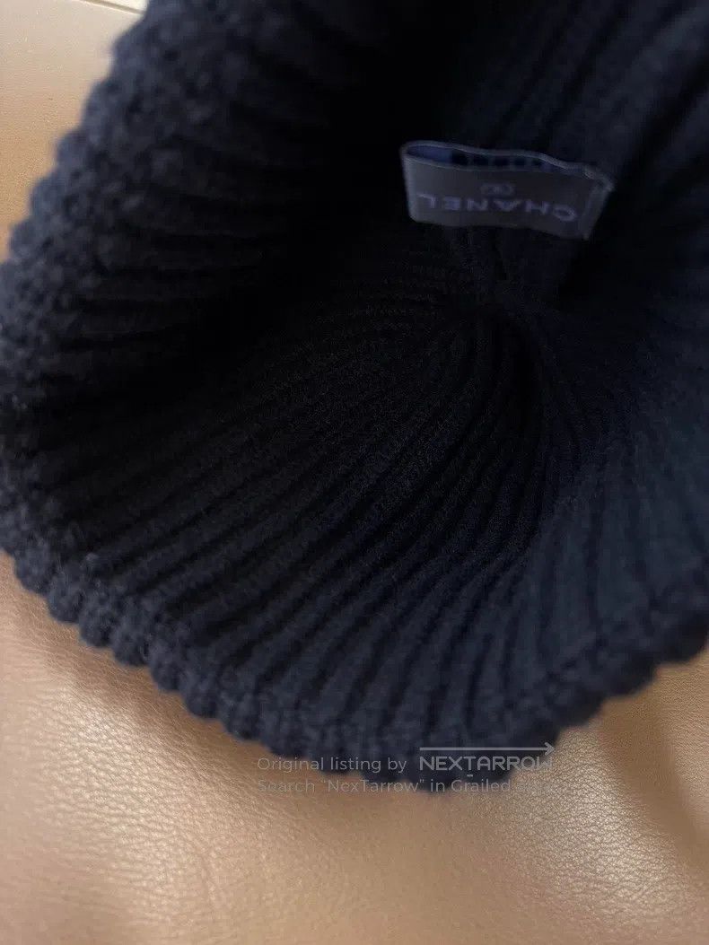Chanel Chanel 23K black letter bland patch sequin cashmere knitte Size ONE SIZE - 4 Thumbnail