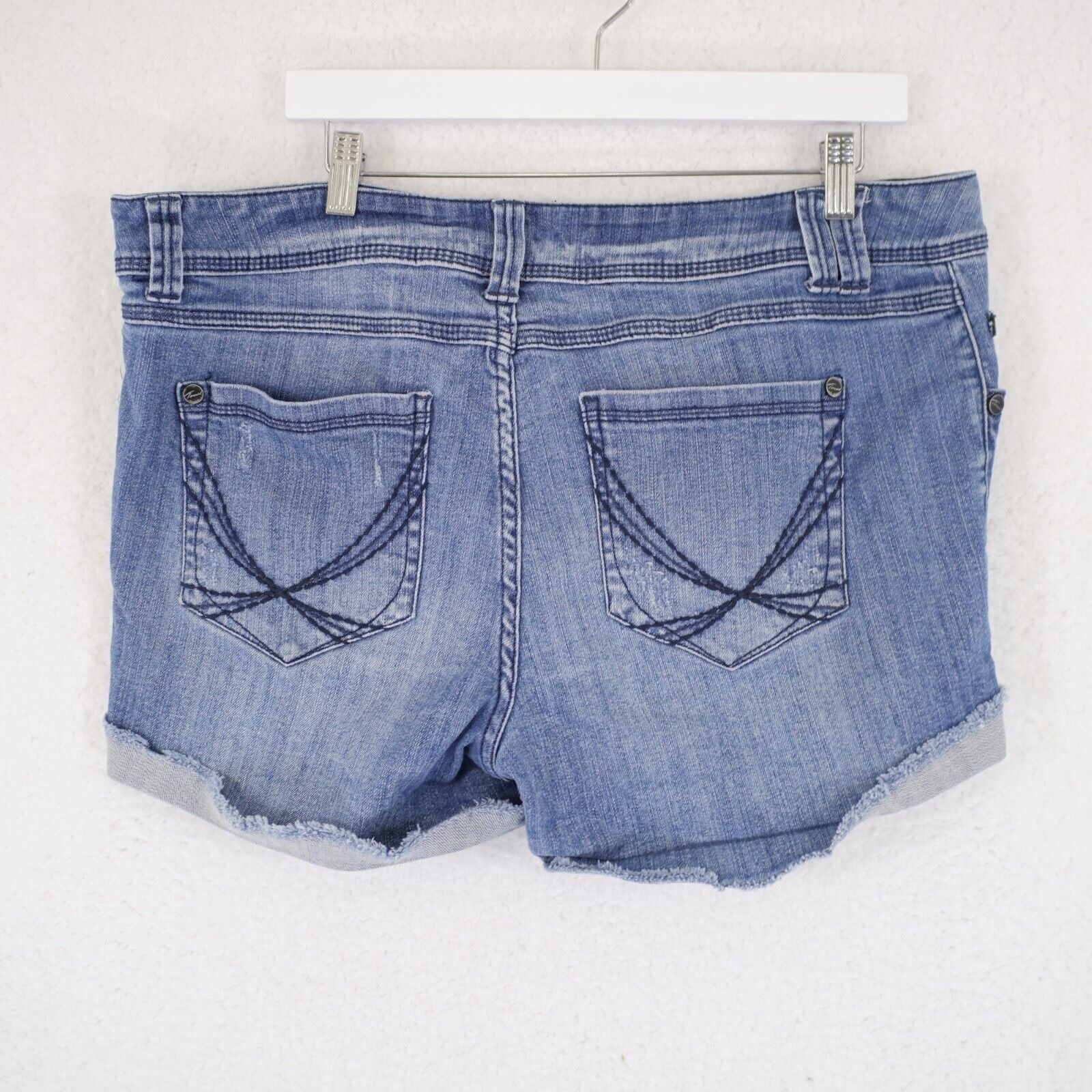 Torrid Torrid Blue Denim Cut Off Jean Shorts 18 39/4 Whiskering Mid Size 38" / US 16 / IT 52 - 4 Thumbnail