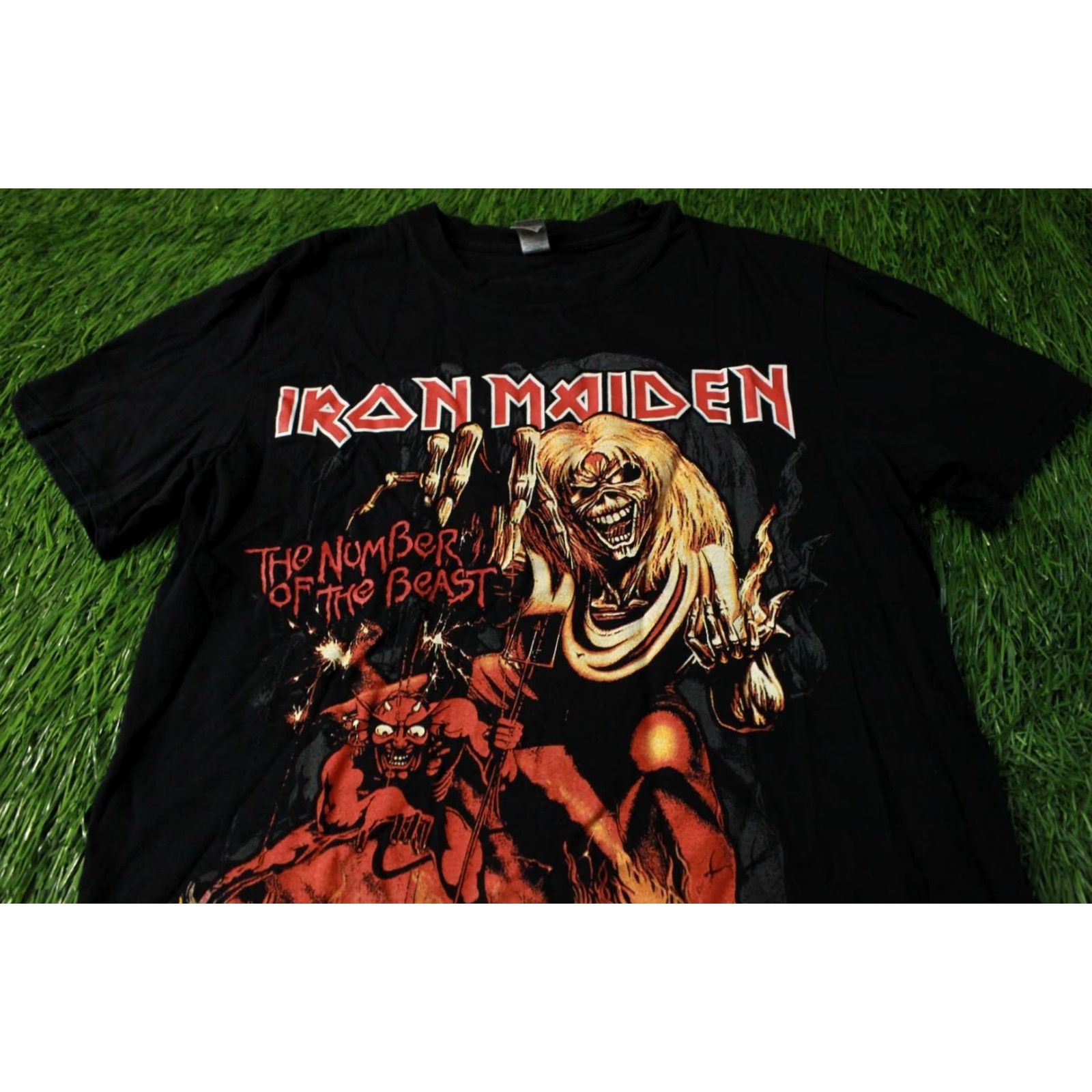 Gildan IRON MAIDEN The Number of the Beast Shirt Mens M Black Gildan Original 2000s Heavy Metal Print Tee Simple Logo Size US M / EU 48-50 / 2 - 2 Thumbnail