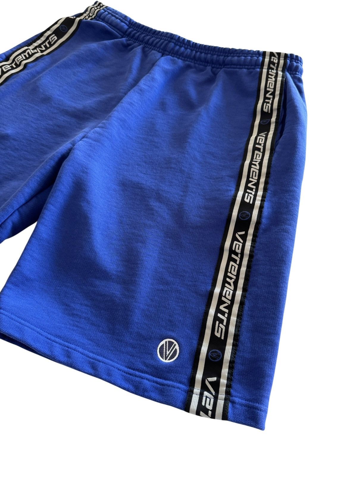 Vetements *RARE* VETEMENTS GVASALIA TAPE LOGO V SHORT SWEATPANTS Size US 34 / EU 50 - 3 Thumbnail