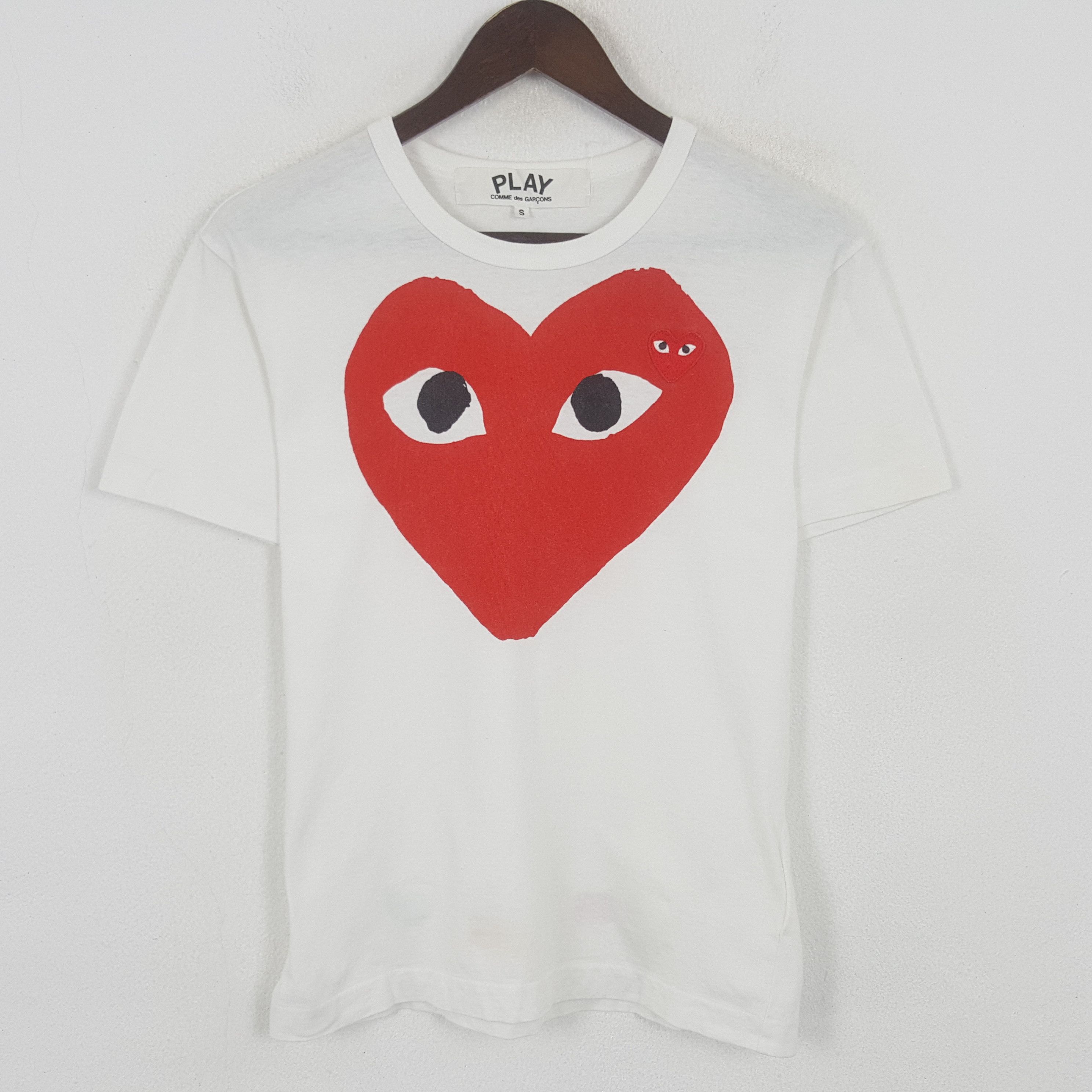 Comme des Garcons PLAY Vintage Comme des Garcons PLAY Red Logo T-shirt Size US S / EU 44-46 / 1 - 1 Thumbnail