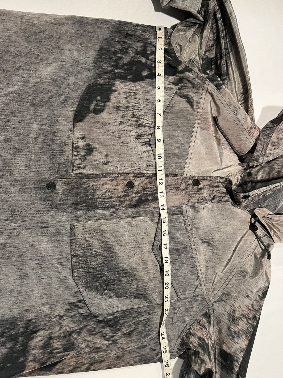 Louis Vuitton Louis Vuitton men’s earth windbreaker. 48/M. $2250 Size US M / EU 48-50 / 2 - 9 Thumbnail