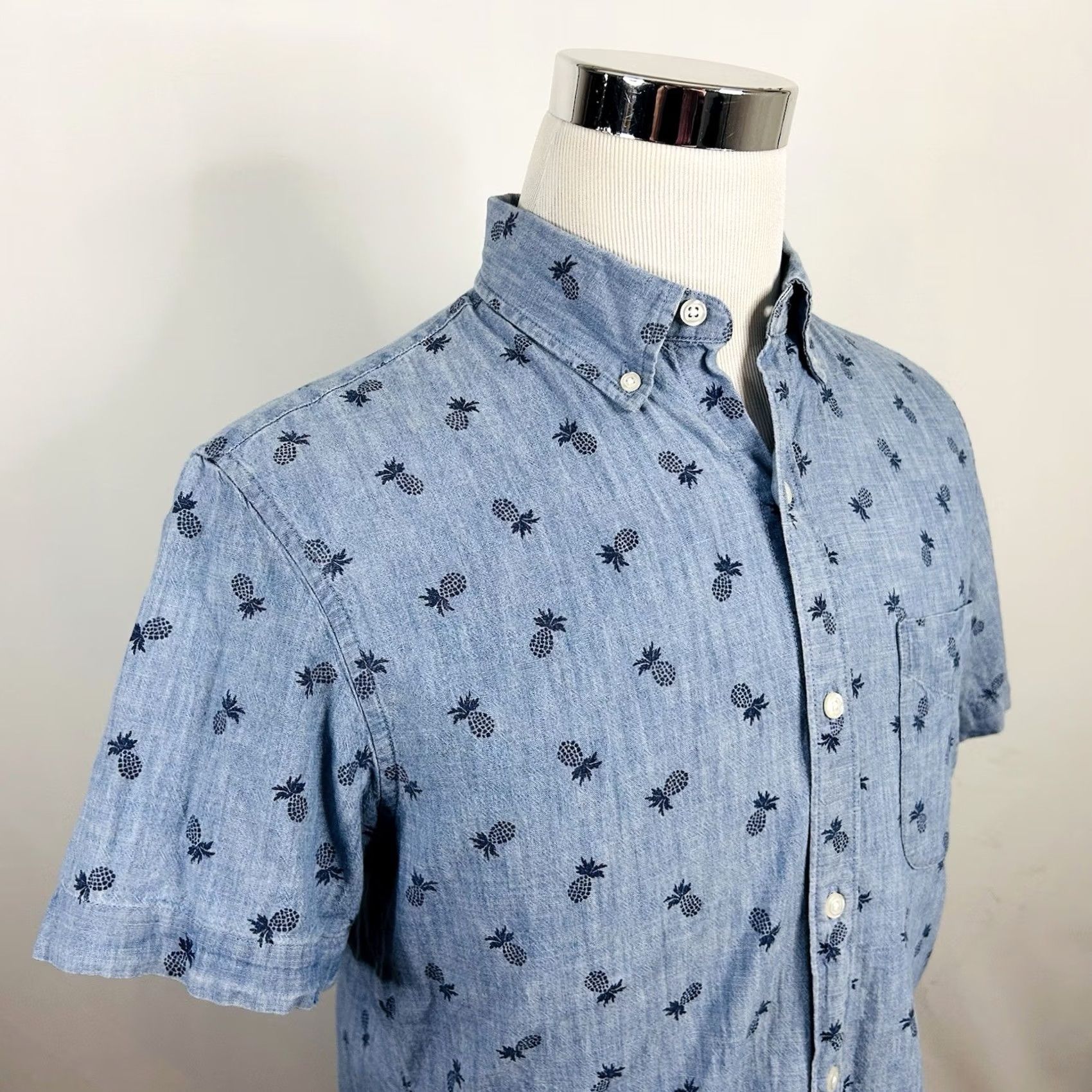 Bonobos Bonobos Medium Slim Fit Chambray Hawaiian Shirt Blue Pineapples Short Sleeve Mens Shirt Size US M / EU 48-50 / 2 - 2 Thumbnail
