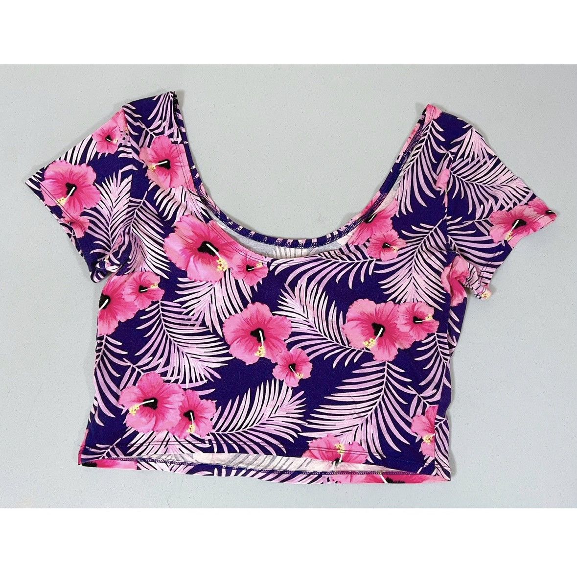 Victoria's Secret Pink Purple Hibiscus Floral Crop Top T-Shirt Tee Size L 🌺✨ Size L / US 10 / IT 46 - 2 Thumbnail