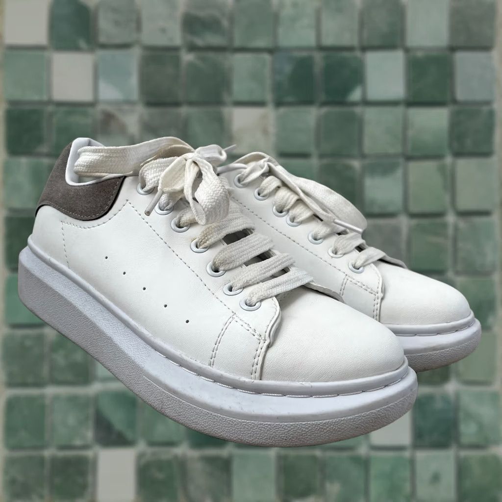 Alexander McQueen Alexander McQueen Oversized Sneaker White Grey EU 39 US 9 Women Leather Lining Rubber Sole Casual Walking Designer Shoes Size US 9 / IT 39 - 1 Thumbnail