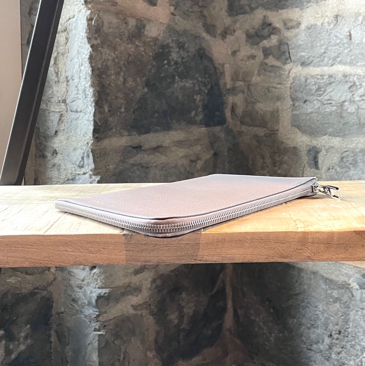 Louis Vuitton Louis Vuitton Pochette Jules Taupe Leather Zippered Pouch Size ONE SIZE - 5 Thumbnail