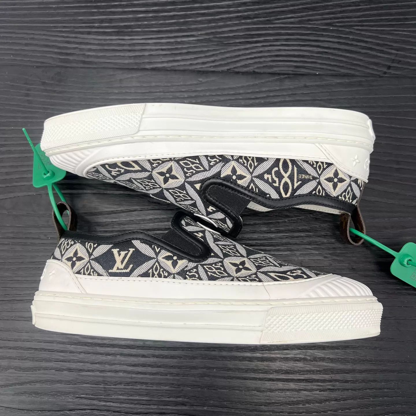 Louis Vuitton LV Playtime Slip-On Black/White 38 Mint With Box Size US 7.5 / IT 37.5 - 3 Thumbnail