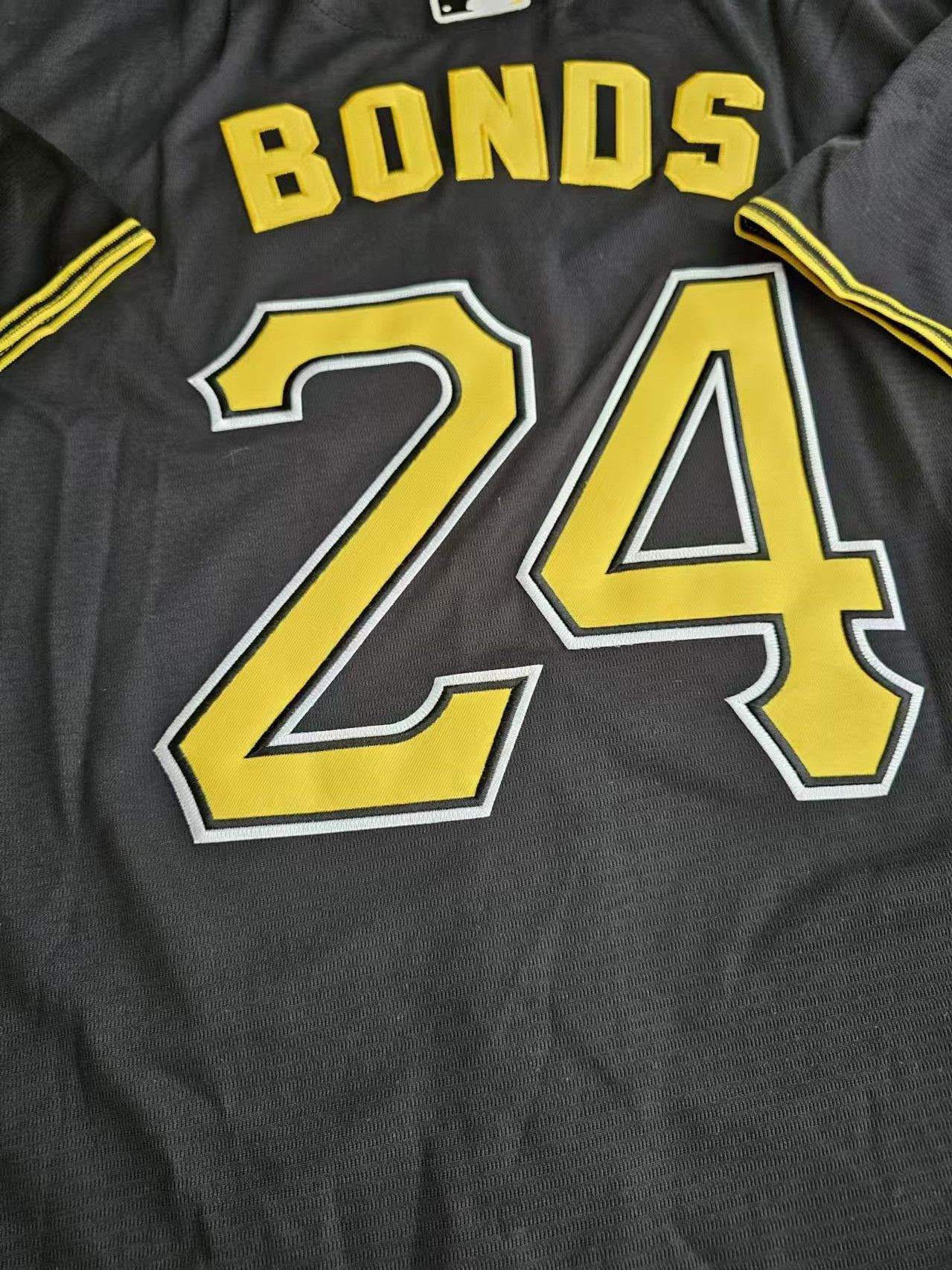 MLB Pittsburgh Pirates #24 Bonds Jersey Black Size US M / EU 48-50 / 2 - 3 Thumbnail