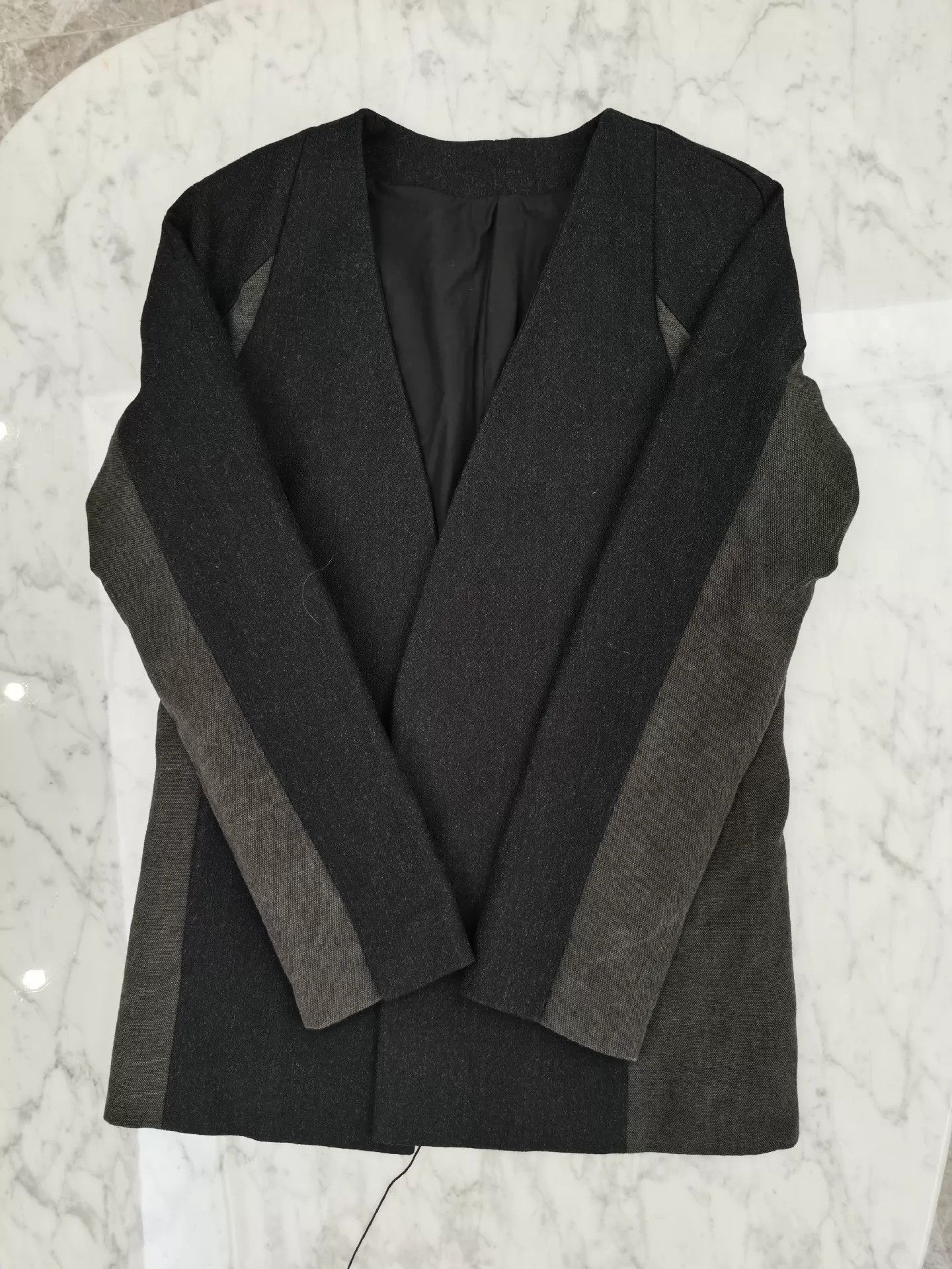 Individual Sentiments individual sentiments collarless black blazer size 1 Size US S / EU 44-46 / 1 - 8 Thumbnail