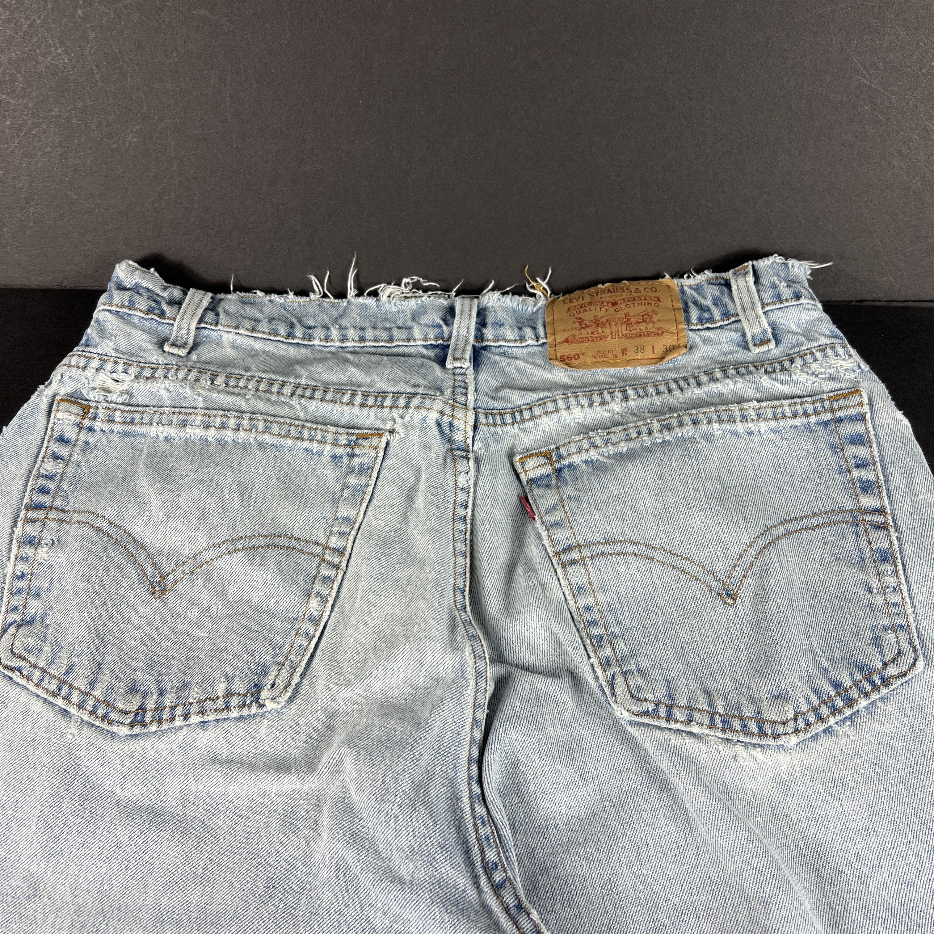 Levi's × Vintage VTG 90s Levi's Jeans 560 Loose Tapered Blue Thrashed Denim Size US 36 / EU 52 - 15 Thumbnail