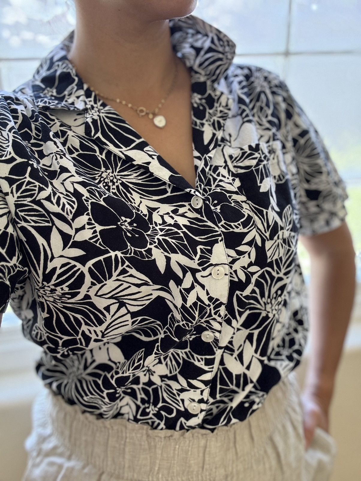 Vintage Cathy Daniel’s M black white button up floral vintage Hawaii Size M / US 6-8 / IT 42-44 - 1 Thumbnail