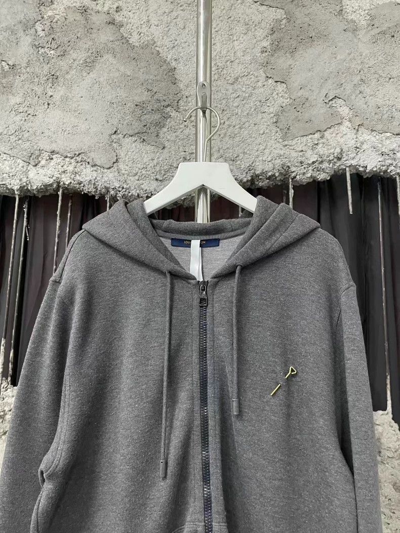 Louis Vuitton Louis Vuitton Grey pin decorated hoodie Size US L / EU 52-54 / 3 - 3 Thumbnail