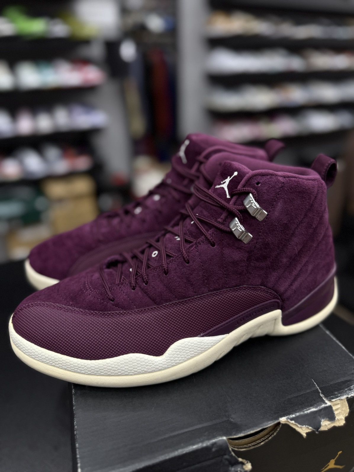 Jordan Brand Jordan 12 Bordeaux 2017 (130690-617) Size 10.5 🧼 Size US 10.5 / EU 43-44 - 8 Thumbnail