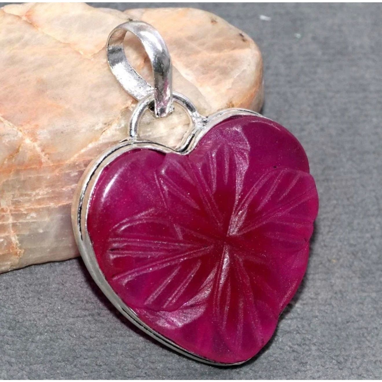 The Unbranded Brand Carved Ruby Heart Clover Pendant 925 Silver Overlay Size ONE SIZE - 4 Thumbnail