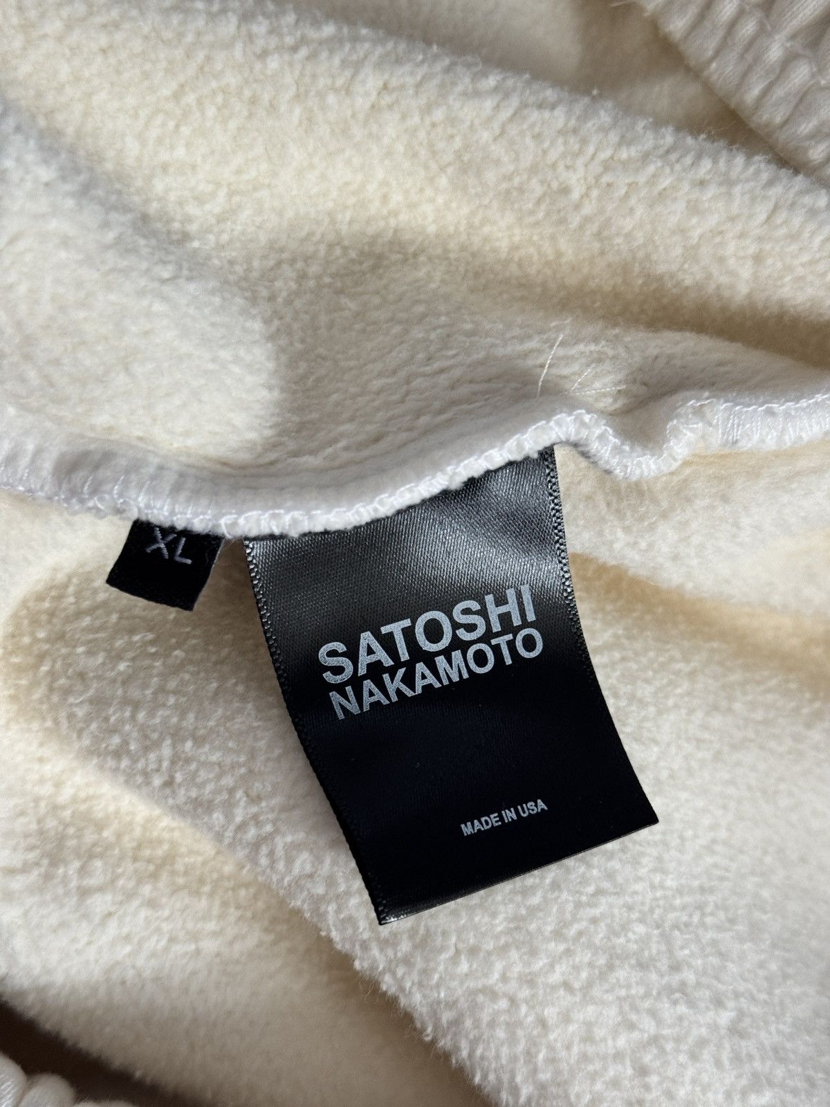Satoshi Nakamoto CREAM RHINESTONE LOGO 3 QUARTER LONG SHORTS Size US 36 / EU 52 - 13 Thumbnail