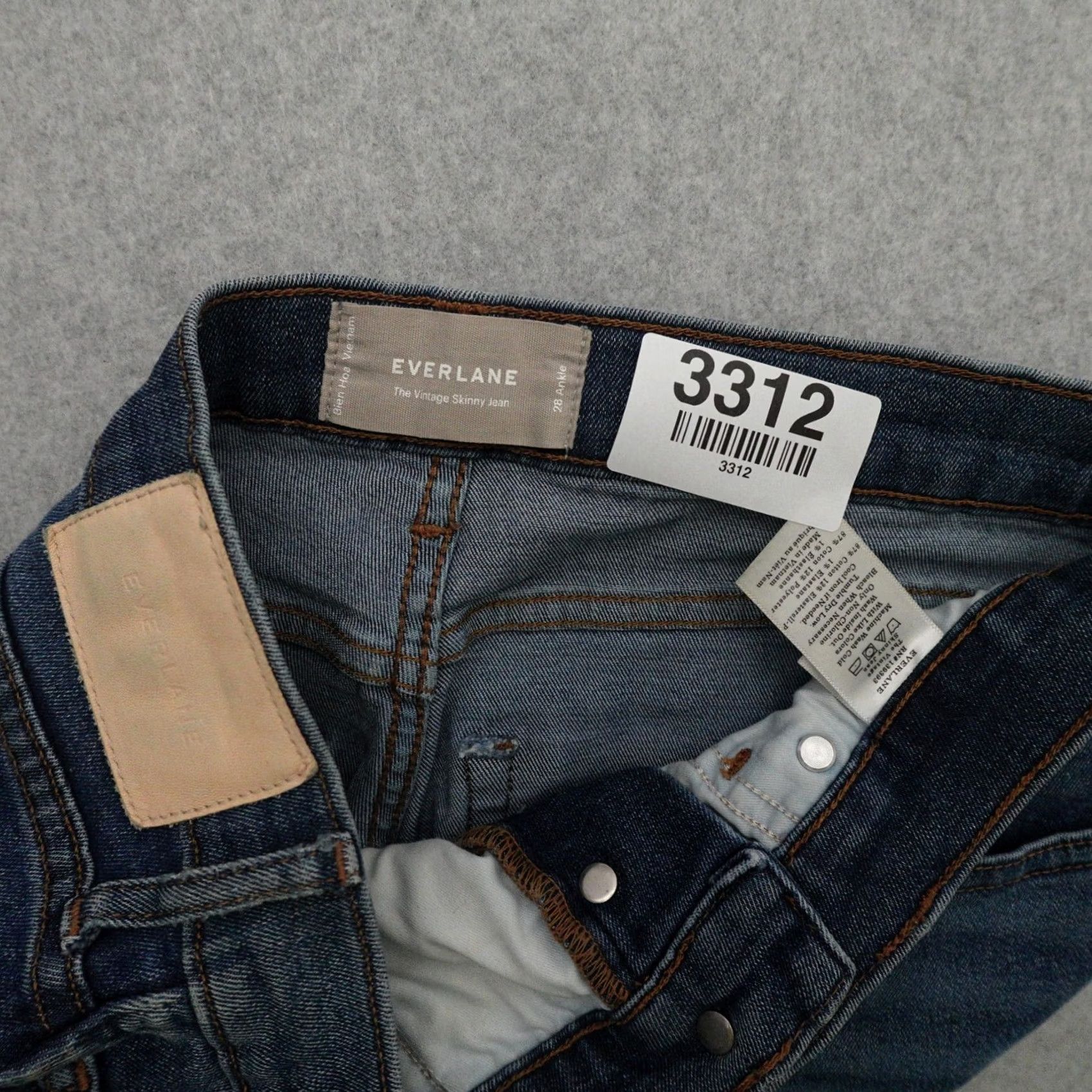 Everlane Everlane Jeans Womens 28 (28X26) The Vintage Skinny Jean Ankle Button Fly Shirt? Size 28" / US 6 / IT 42 - 4 Thumbnail