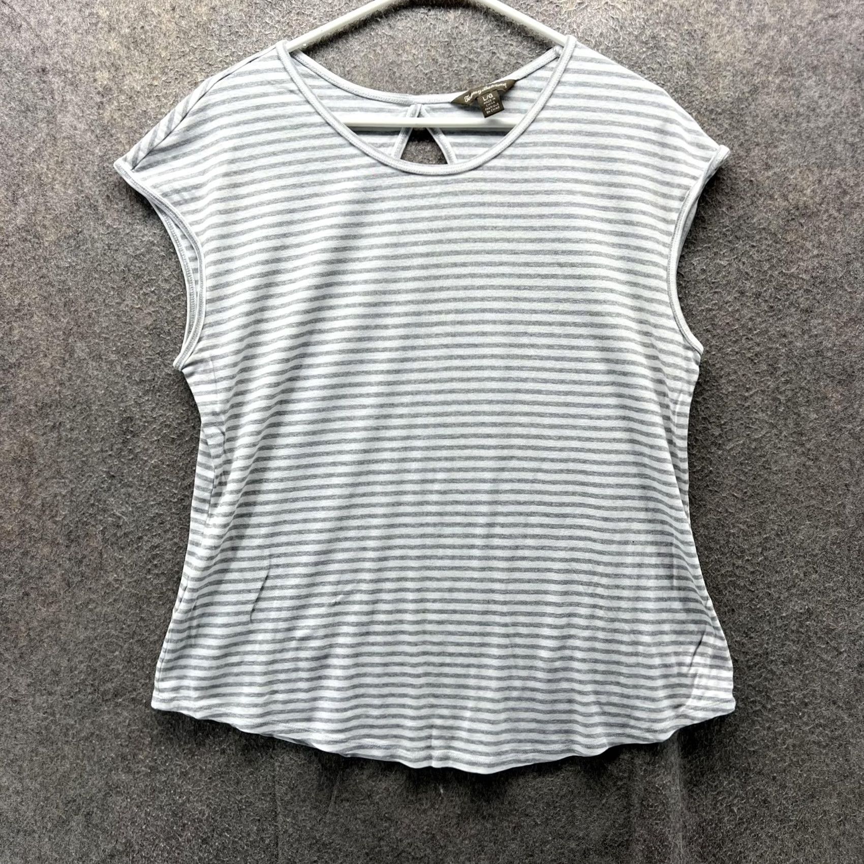 Tommy Bahama VINTAGE Tommy Bahama Shirt Womens Large Gray White Stripe Cap Sleeve Keyhole Back Top Size L / US 10 / IT 46 - 2 Thumbnail