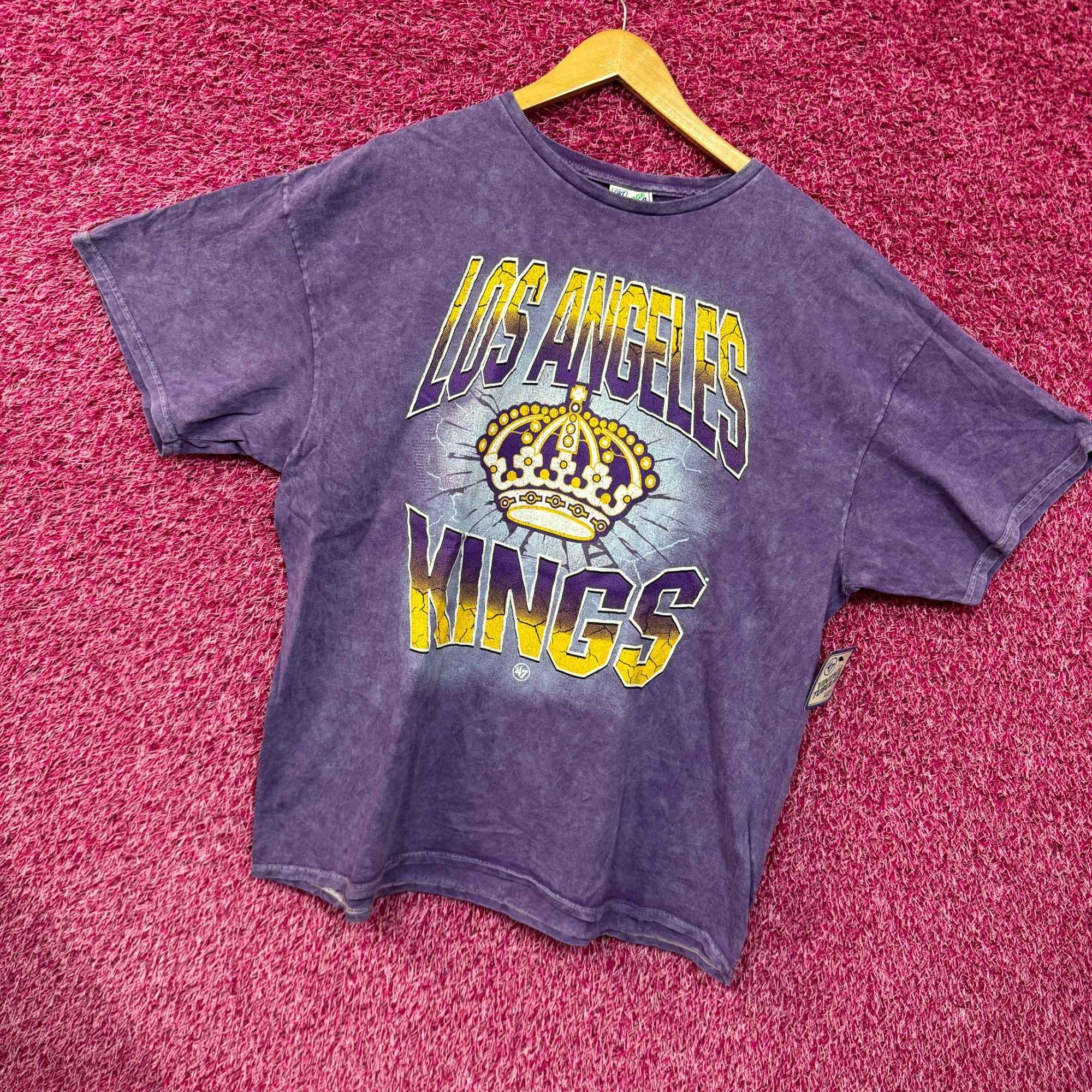 47 Brand Los Angeles Kings Throwback Team Logo NHL T-shirt Size 2XL Size US XXL / EU 58 / 5 - 3 Thumbnail