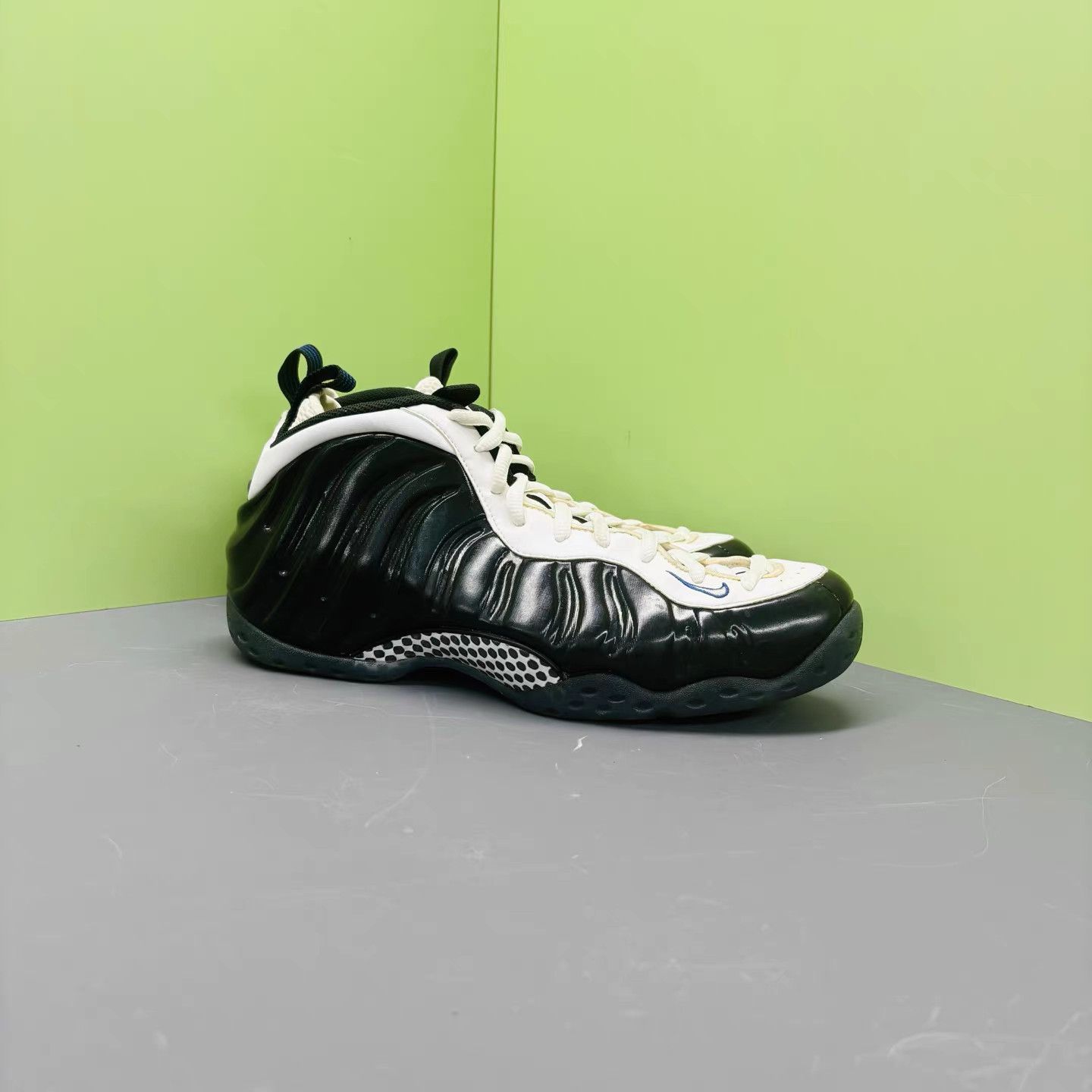 Nike Nike Air Foamposite One Black & White K15 Size US 12.5 / EU 45-46 - 3 Thumbnail