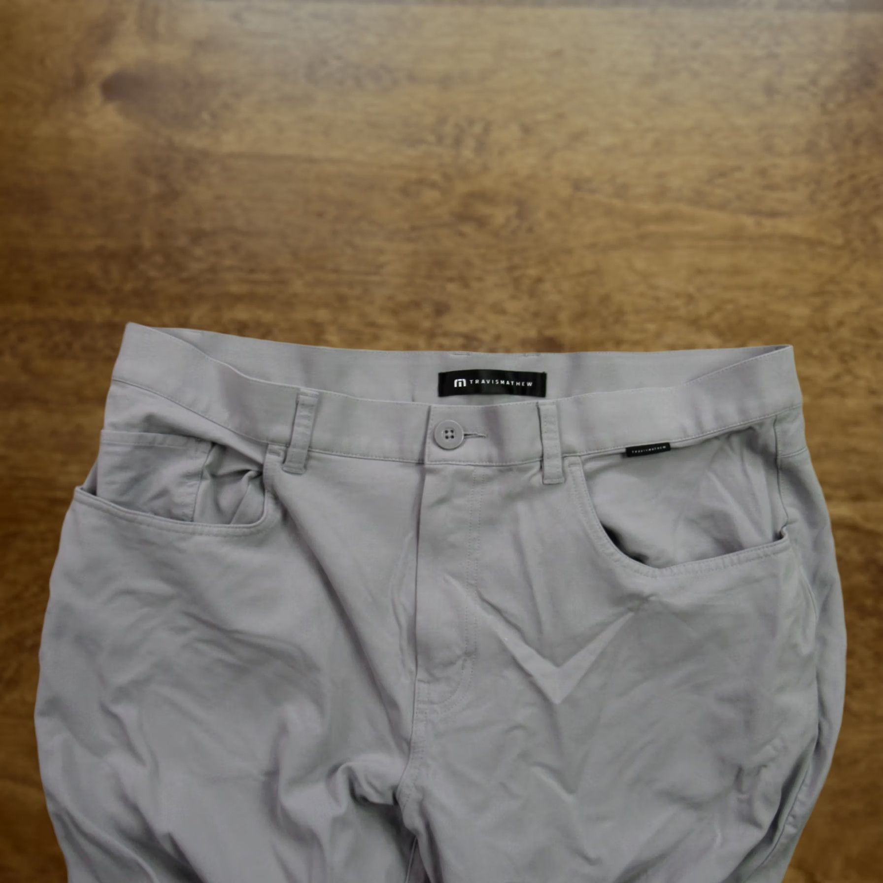 TravisMathew travis mathew Pants Mens 35 Chino Pockets Gray Straight Fit Golf Casual Shirt? Size US 30 / EU 46 - 1 Thumbnail
