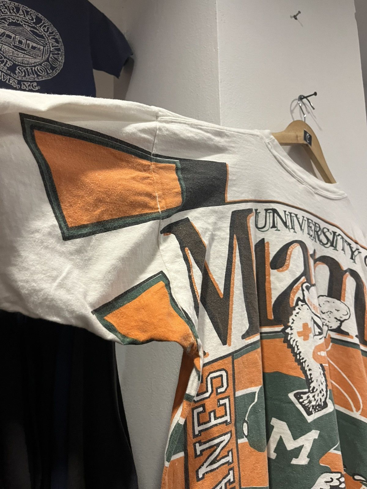 Other Vintage 90s University of Miami Hurricanes T-Shirt Size US XL / EU 56 / 4 - 9 Thumbnail