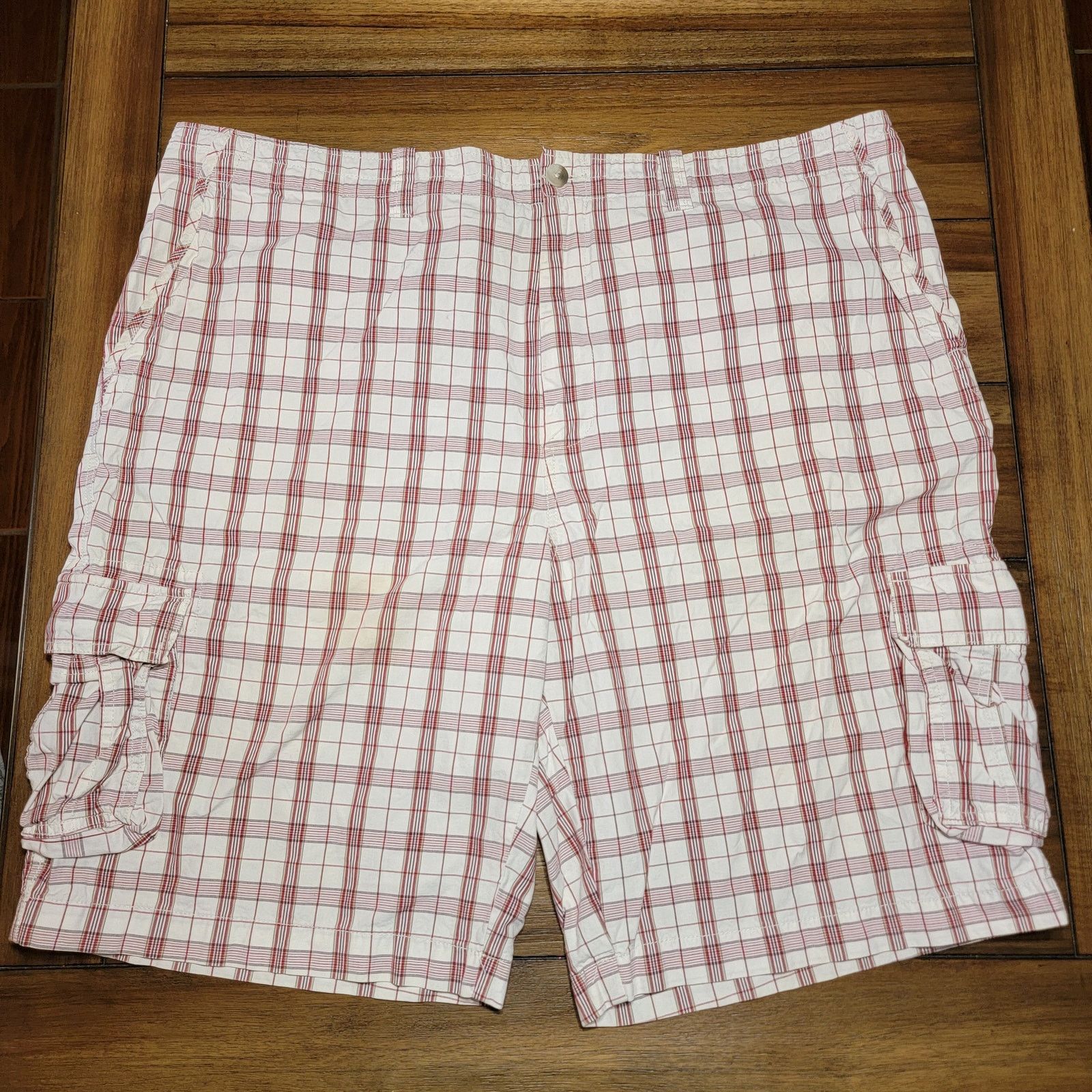 Roundtree & Yorke Round Tree & Yorke Red & White Plaid Cargo Shorts - Size 48 Size US 44 / EU 60 - 1 Thumbnail