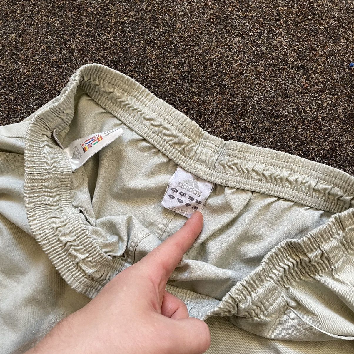 Vintage Vintage Adidas Cream Nylon Shorts Baggy Sportwear Goth 32 Size US 32 / EU 48 - 4 Thumbnail