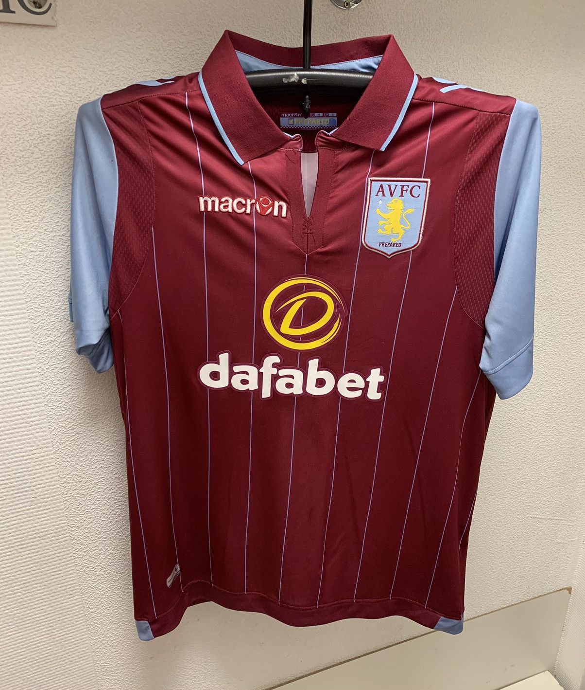 Macron Aston Villa AVFC macron soccer jersey M dafabet Size US M / EU 48-50 / 2 - 1 Thumbnail